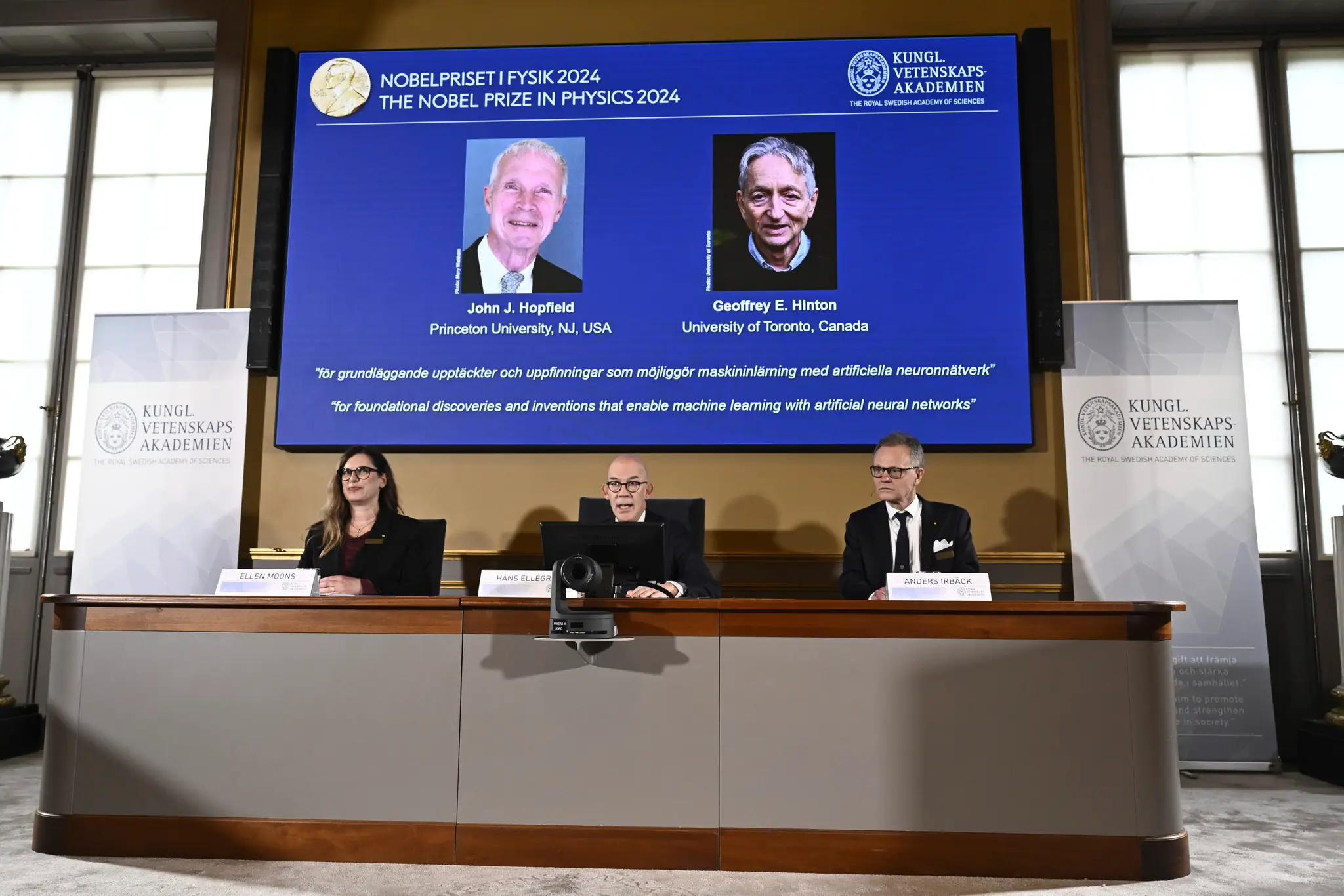 Nobelovu cenu za fyziku za rok 2024 získali spoločne John Hopfield a Geoffrey Hinton.