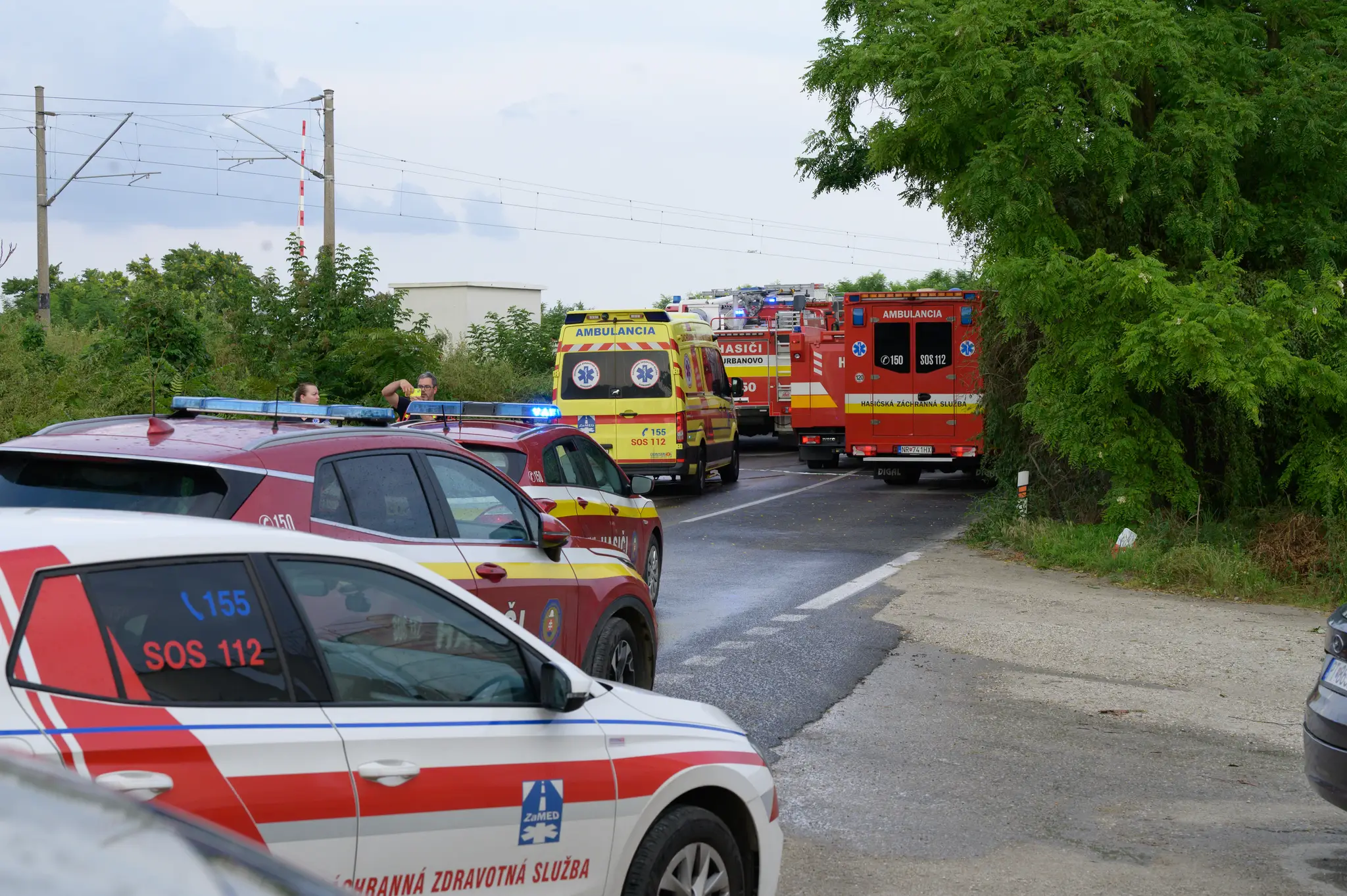 Zrážka vlaku a autobusu pri Nových Zámkoch.