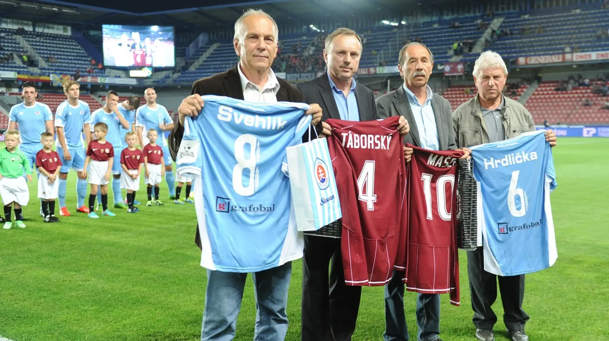 Legendy. Vladimír Táborský, Ján Švehlík (druhý zľava) ,Ivan Hrdlička a Václav Mašek.