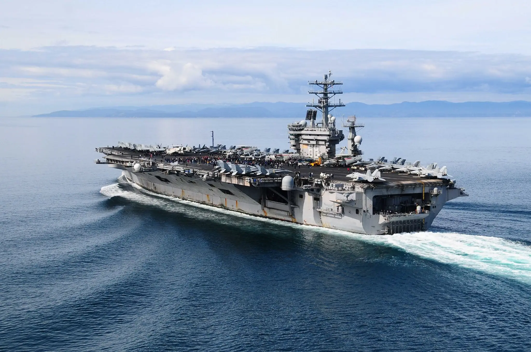 Lietadlová loď USS Nimitz.