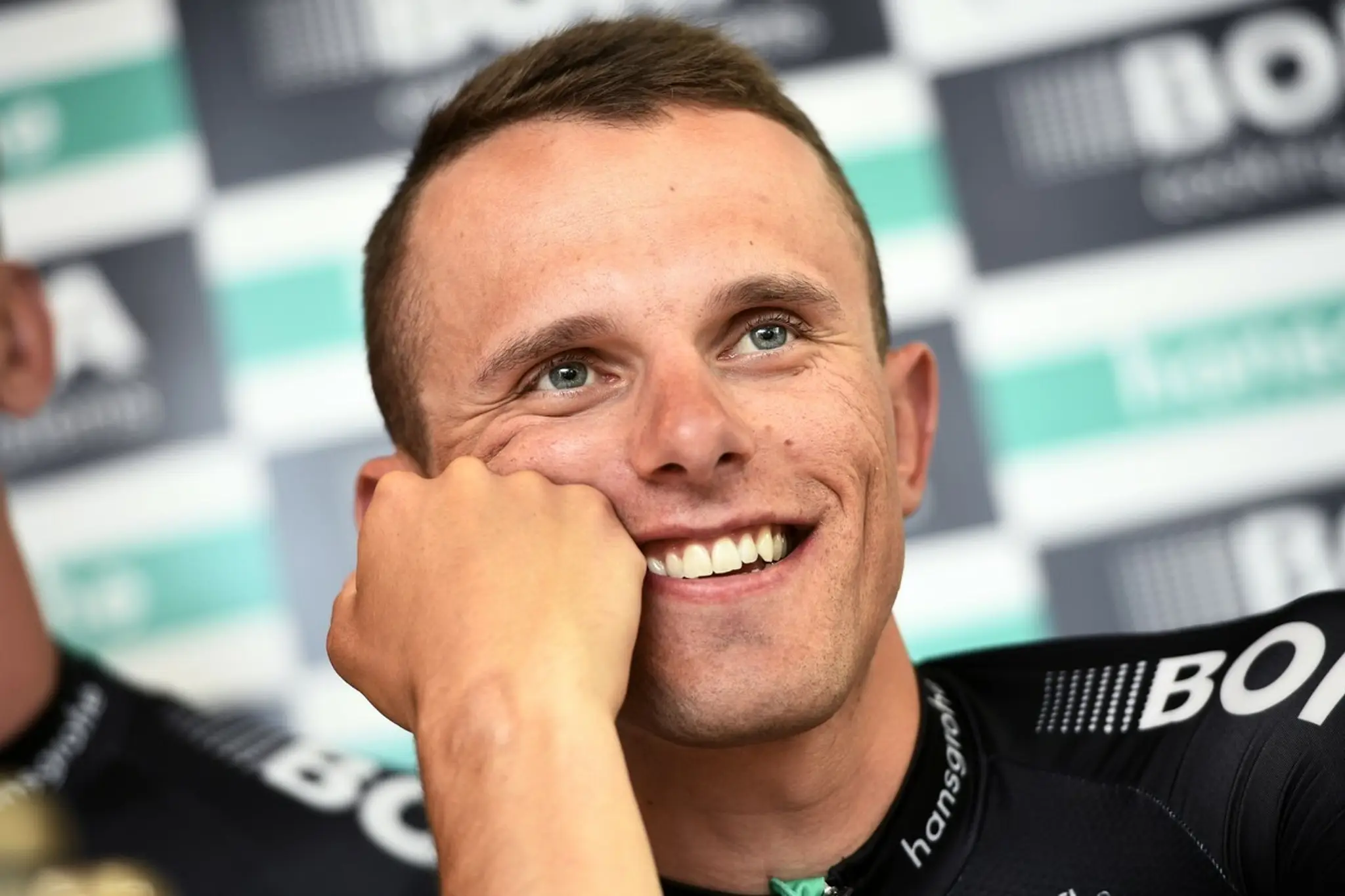 Bore sa rúcajú plány, po Saganovi skončil aj druhý líder Majka