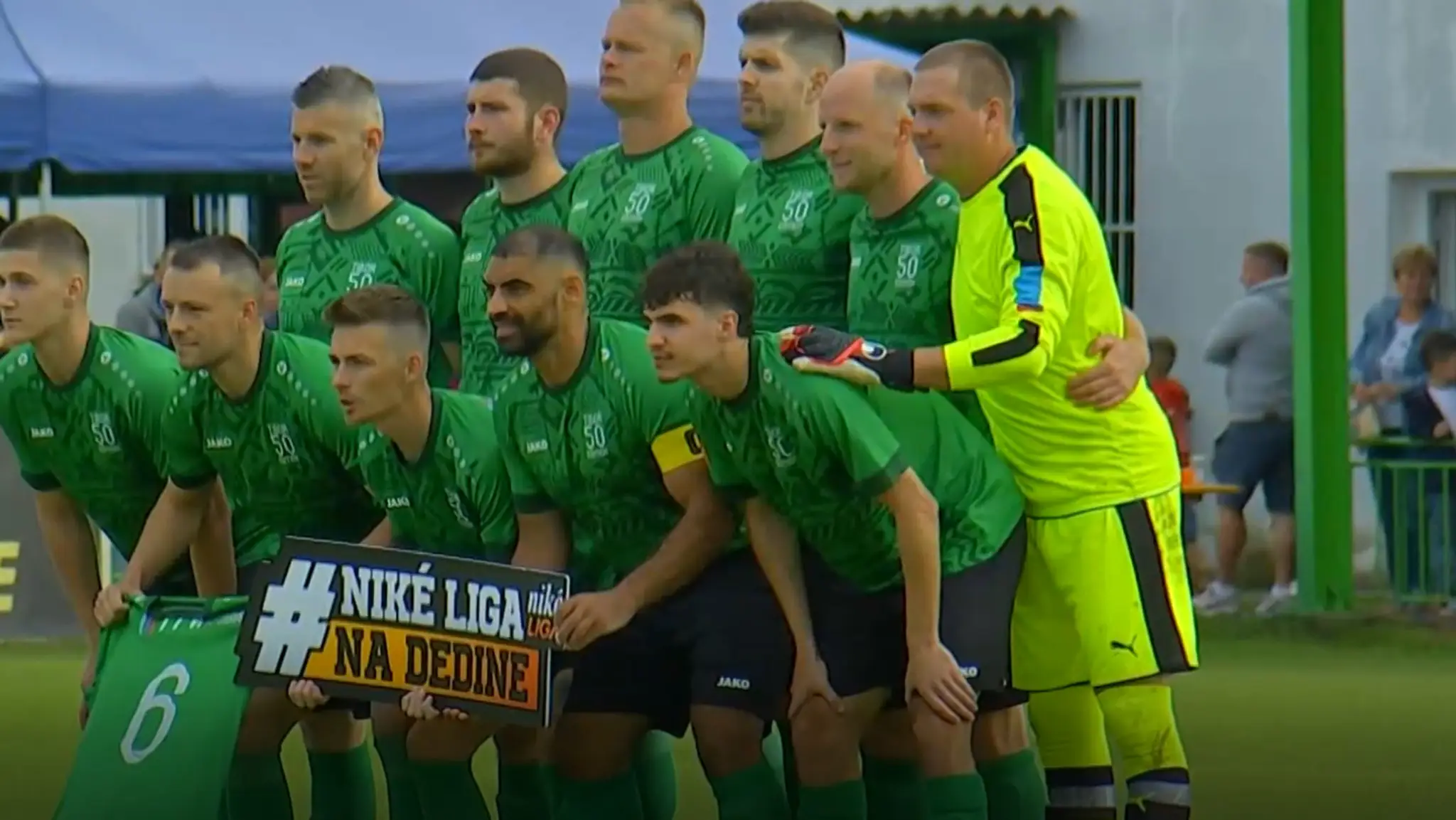 Niké liga na dedine vo Veľkých Levároch. (cropped)