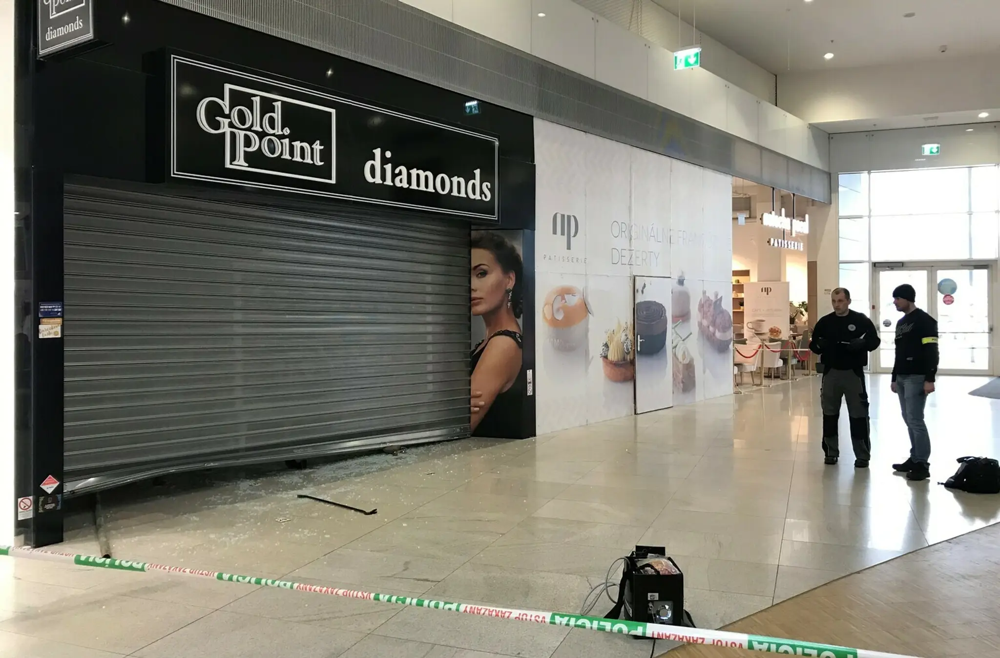 V Bory Mall vykradli zlatníctvo