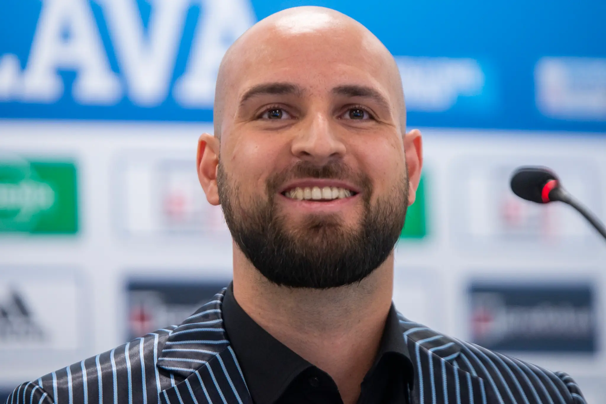 Zľava tréner Slovana Martin Ševela, generálny riaditeľ klubu Ivan Kmotrík ml. a Róbert Vittek.