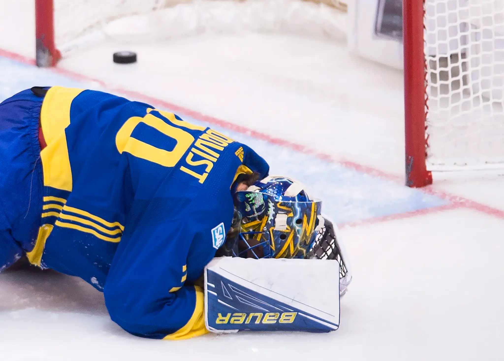 Henrik Lundqvist po góle v predĺžení Tomáša Tatara.