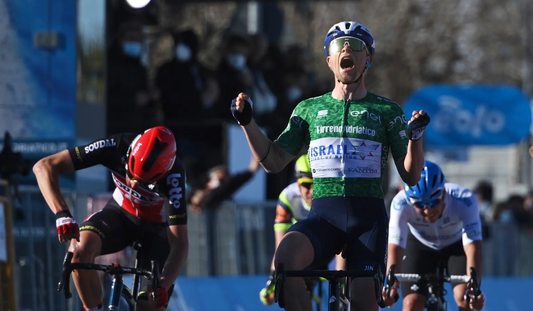 Dánsky cyklista Mads Würtz Schmidt z tímu Israel Start-Up Nation zvíťazil v 6. etape pretekov Tirreno-Adriatico. 