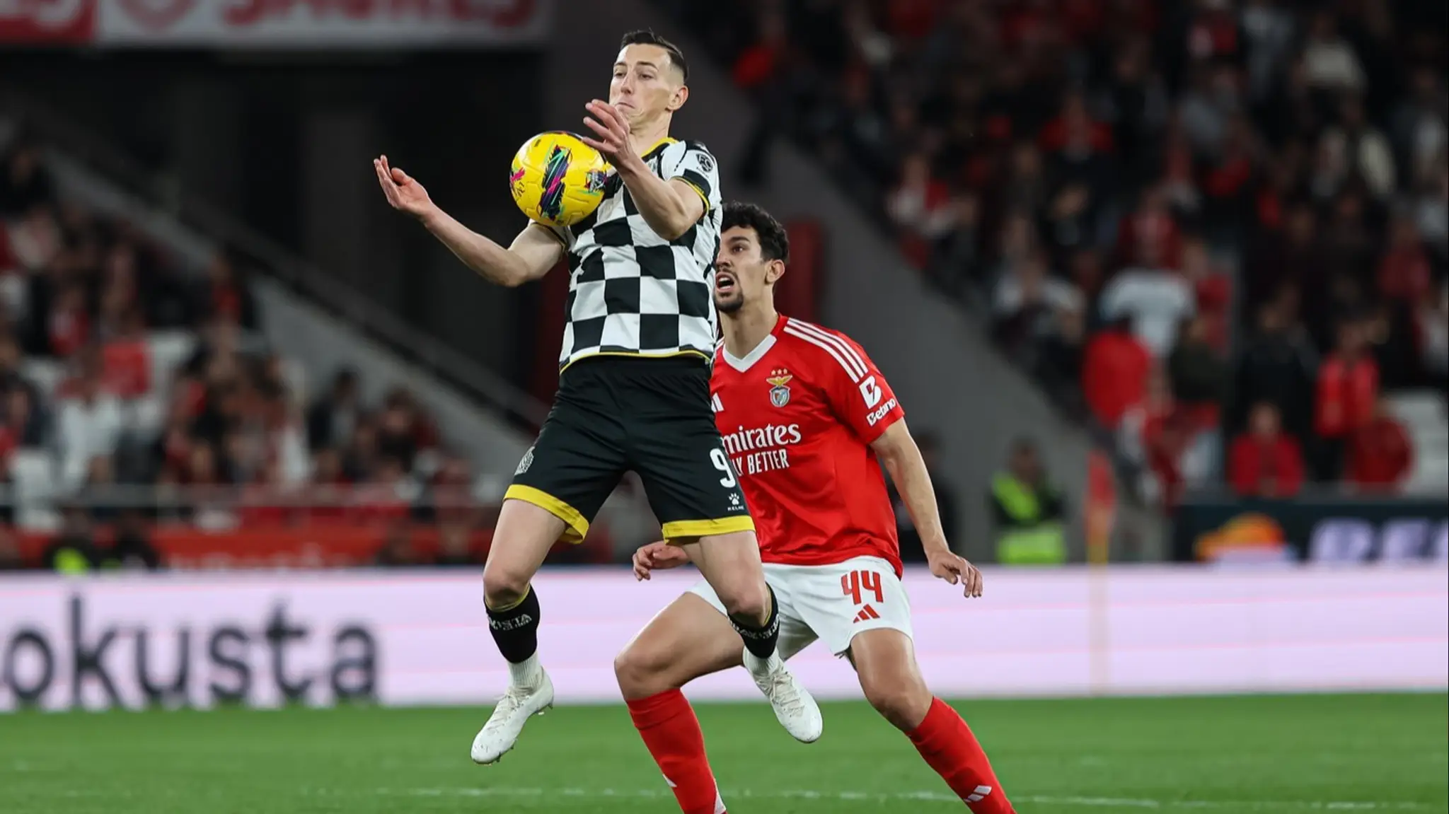 Róbert Boženík v drese Boavisty. (cropped)