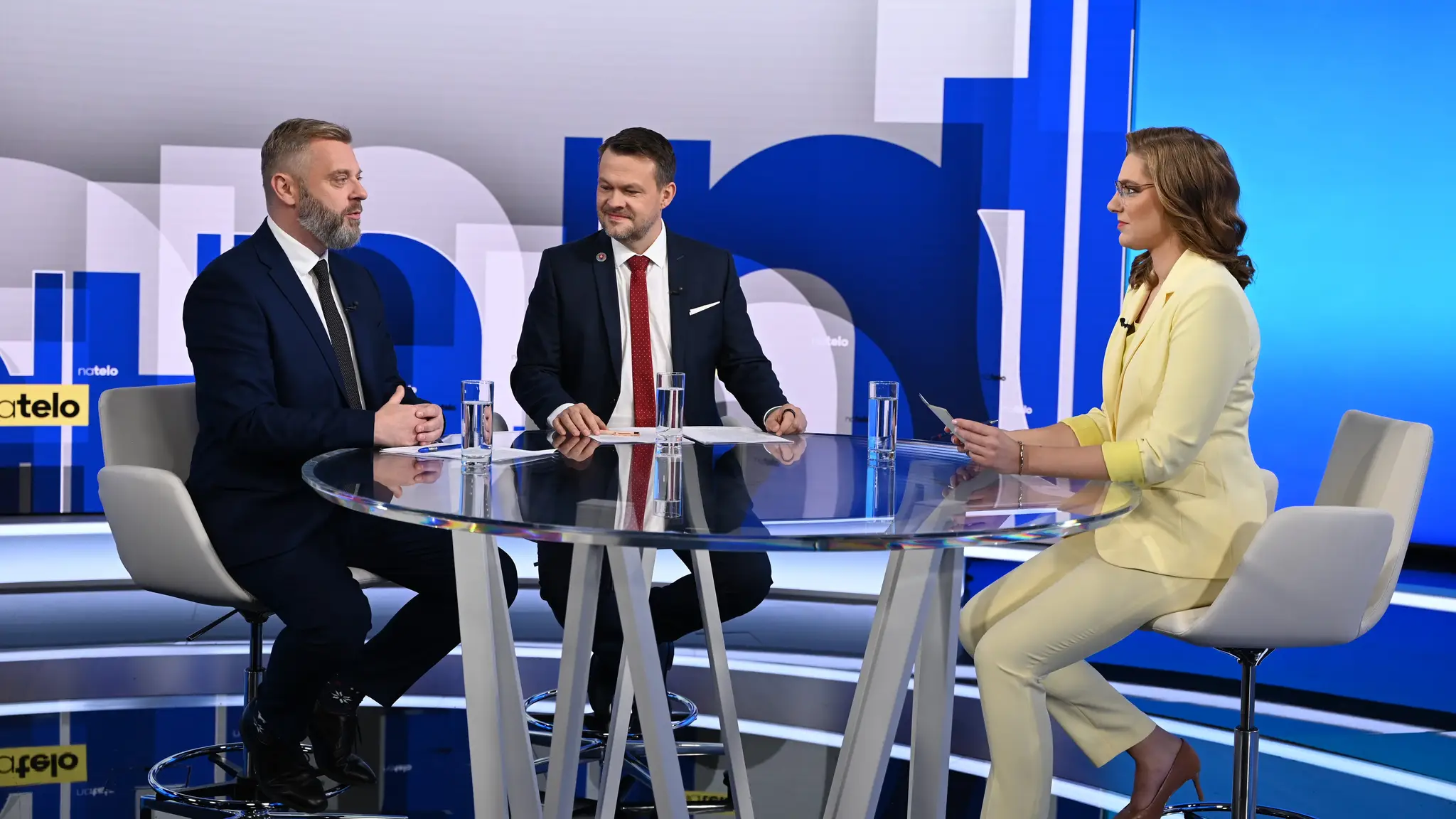 Hosťami Na telo boli Samuel Migaľ (Hlas-SD) a Juraj Krúpa (Sloboda a solidarita)