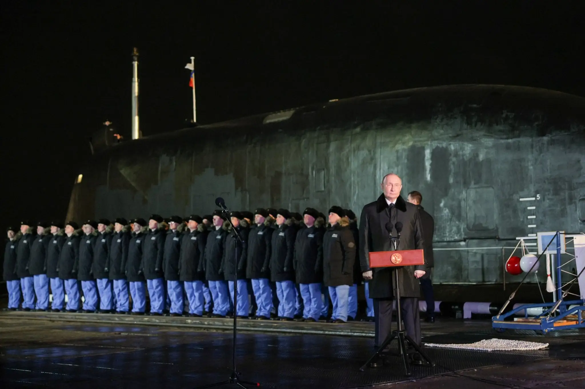 FOTO+VIDEO: Putin spustil na vodu novú pýchu ruského námorníctva. Jadrová ponorka je vybavená obávanými raketami