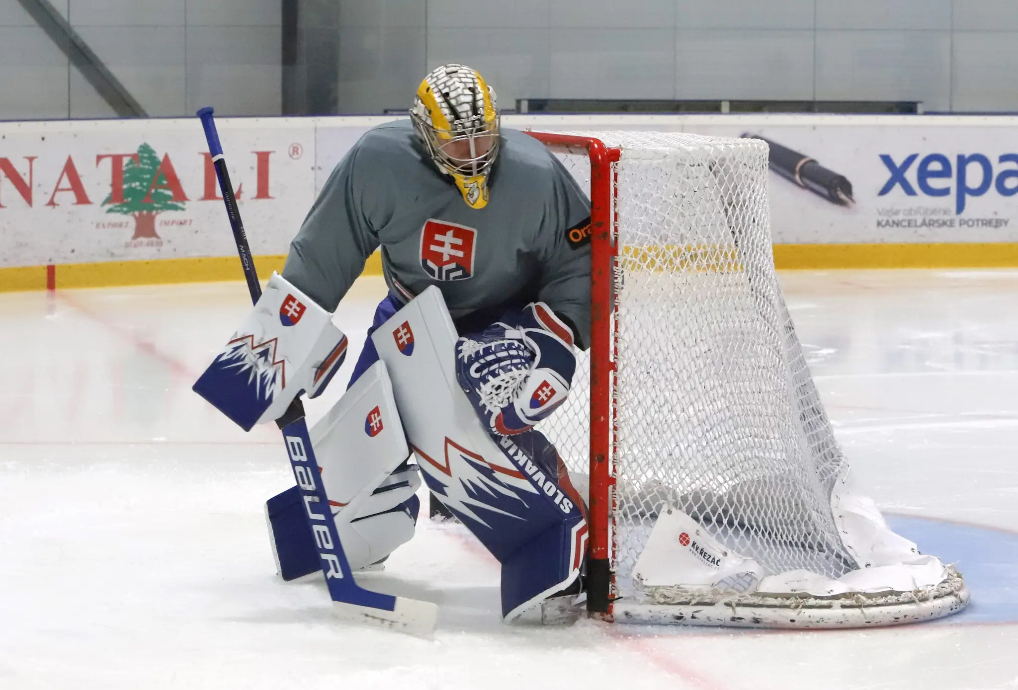 Tréning  slovenskej hokejovej reprezentácie do 20 rokov pred prípravou na juniorský svetový šampionát vo Švédsku.