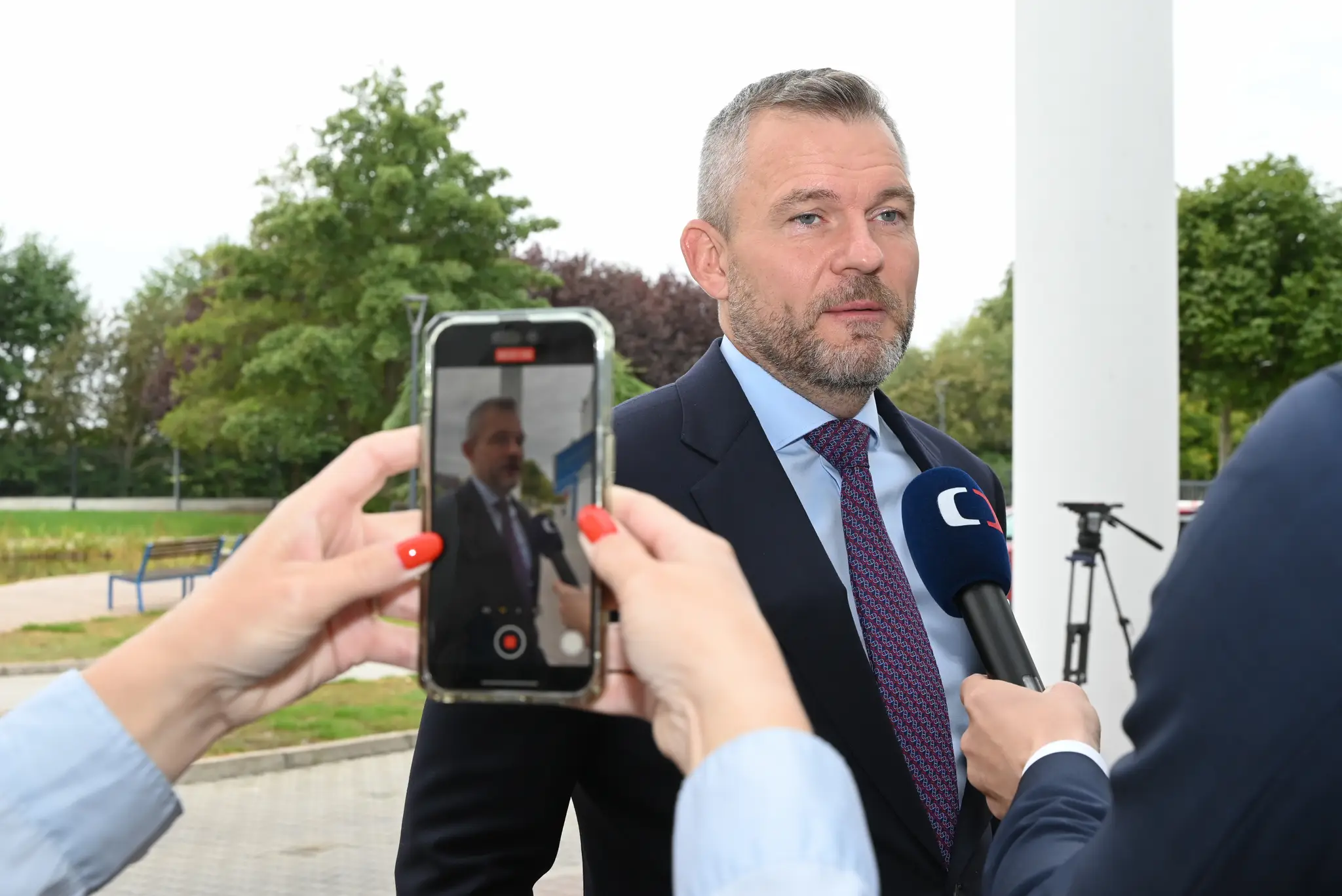 Peter Pellegrini v rozhovore pre budovou TV Markíza.