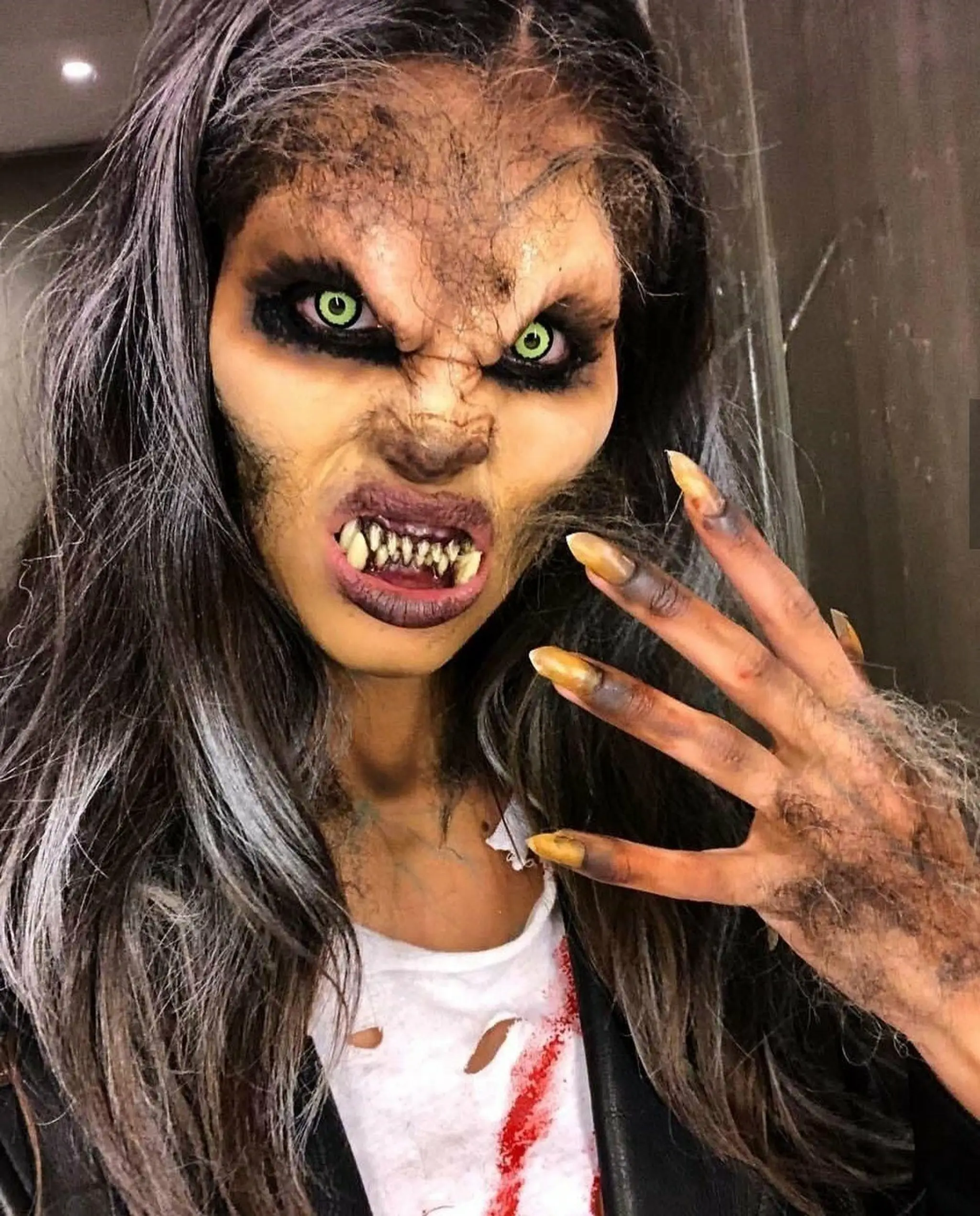 Sara Sampaio ako vlkolak