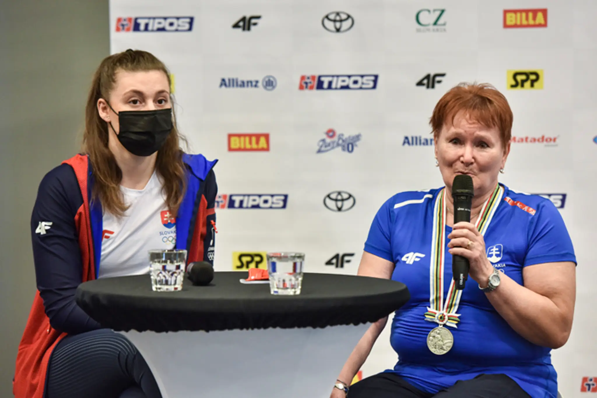 Barbora Mokošová a bývalá slovenská gymnastka Marianna Némethová-Krajčírová.