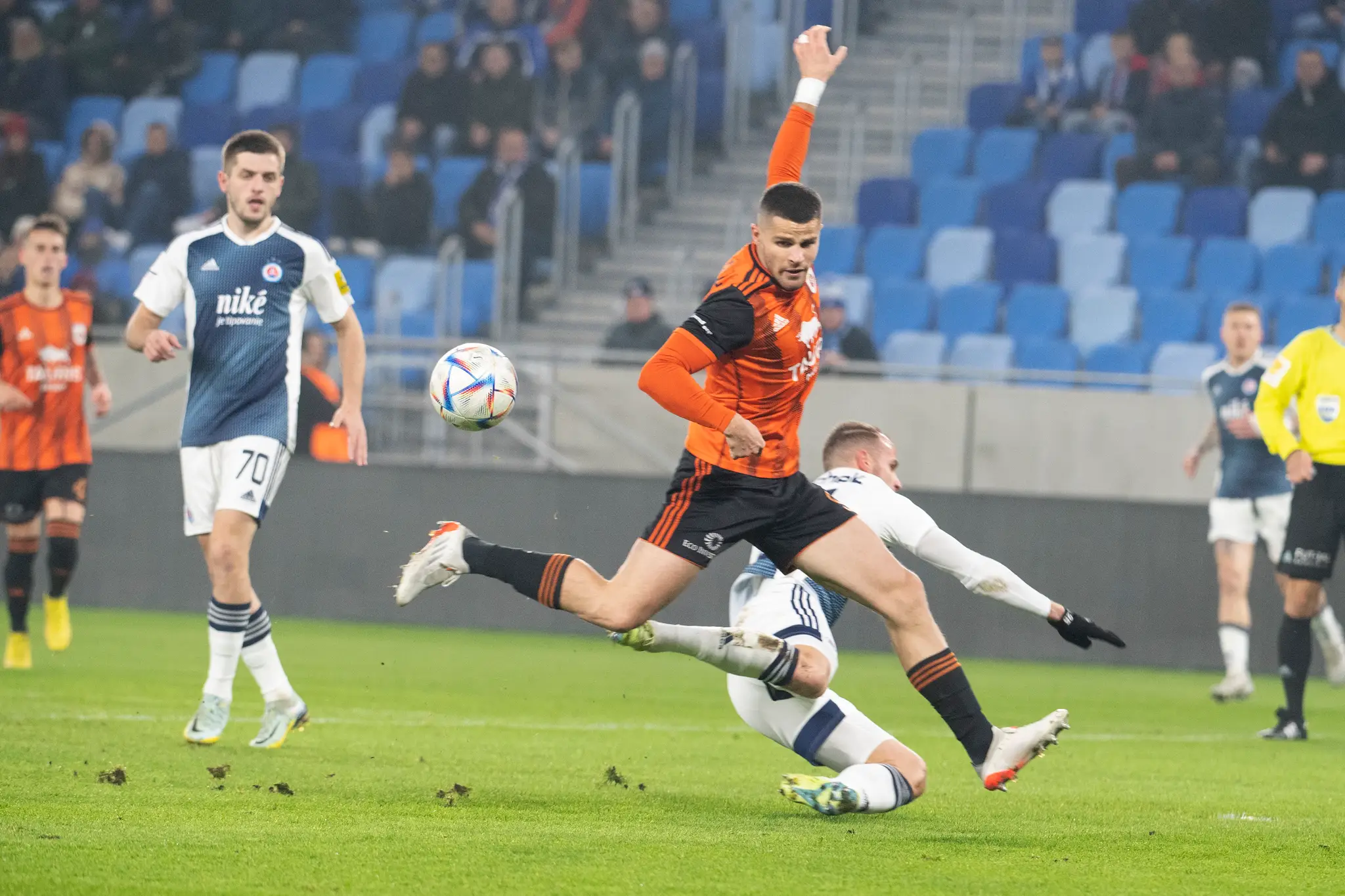 Martin Regáli počas jesenného zápasu so Slovanom