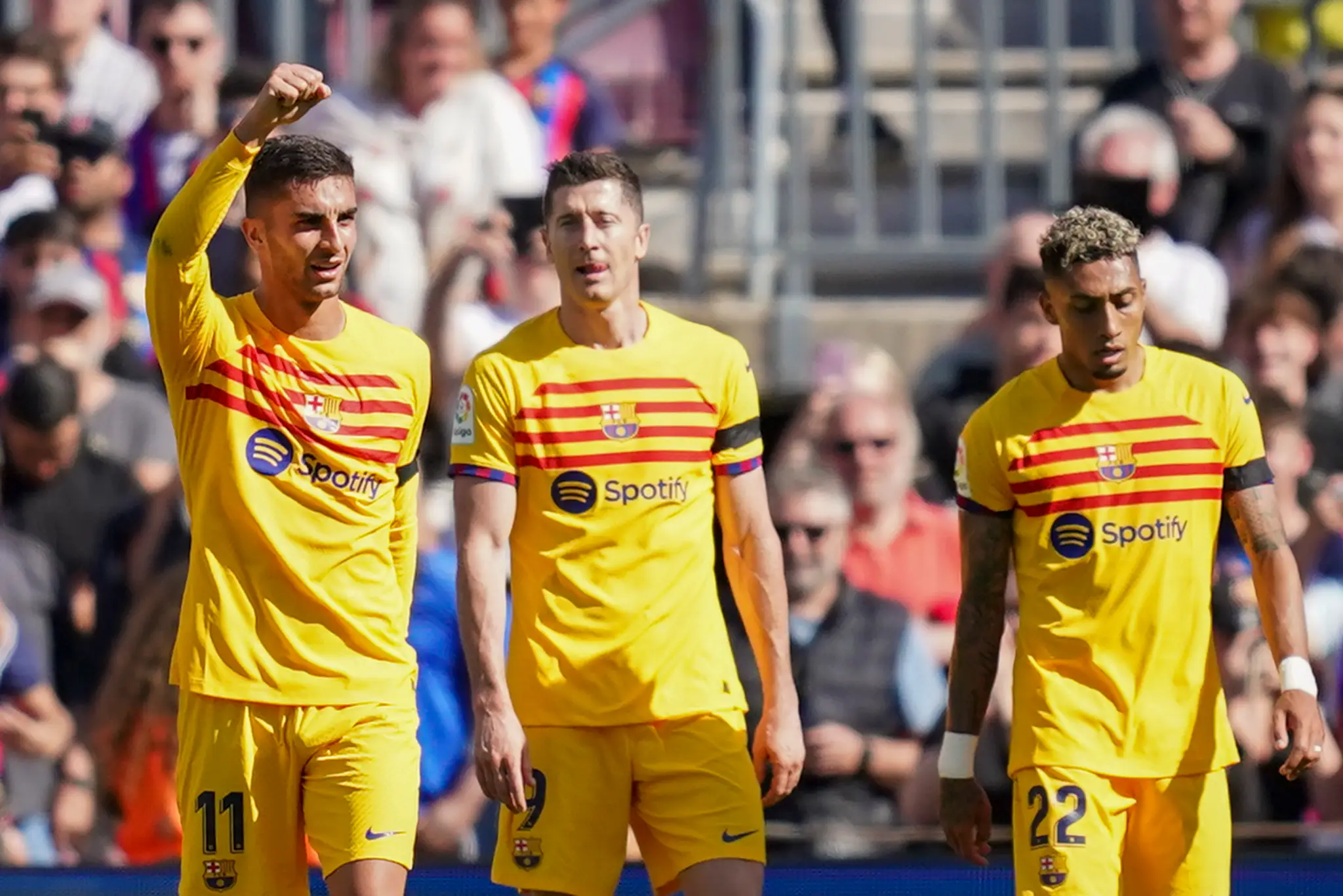 Hráči Barcelony sa tešia po víťaznom góle