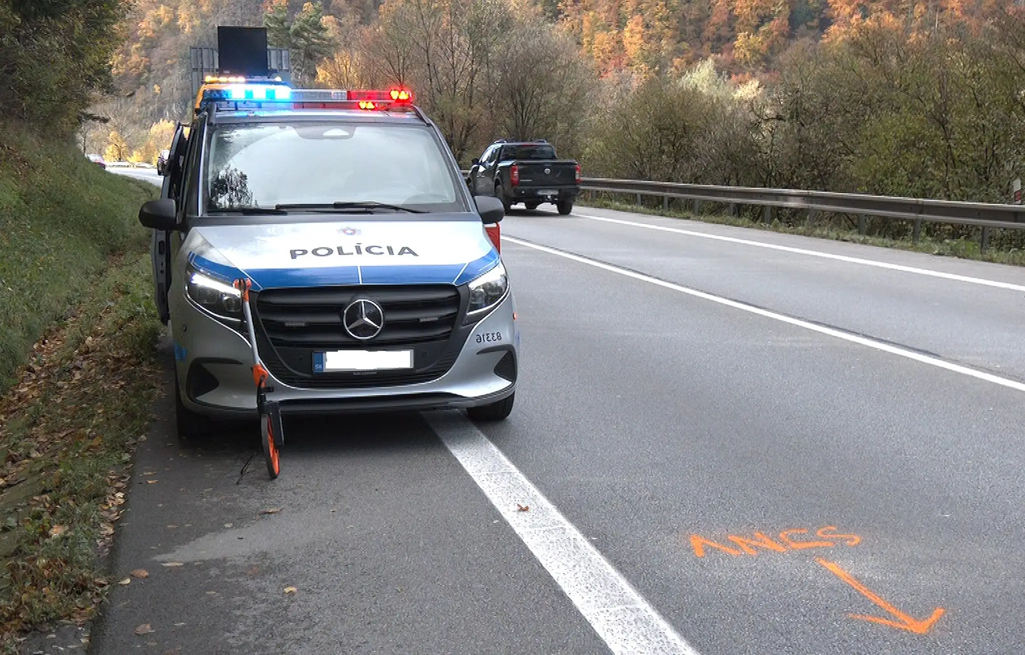 Polícia na mieste.