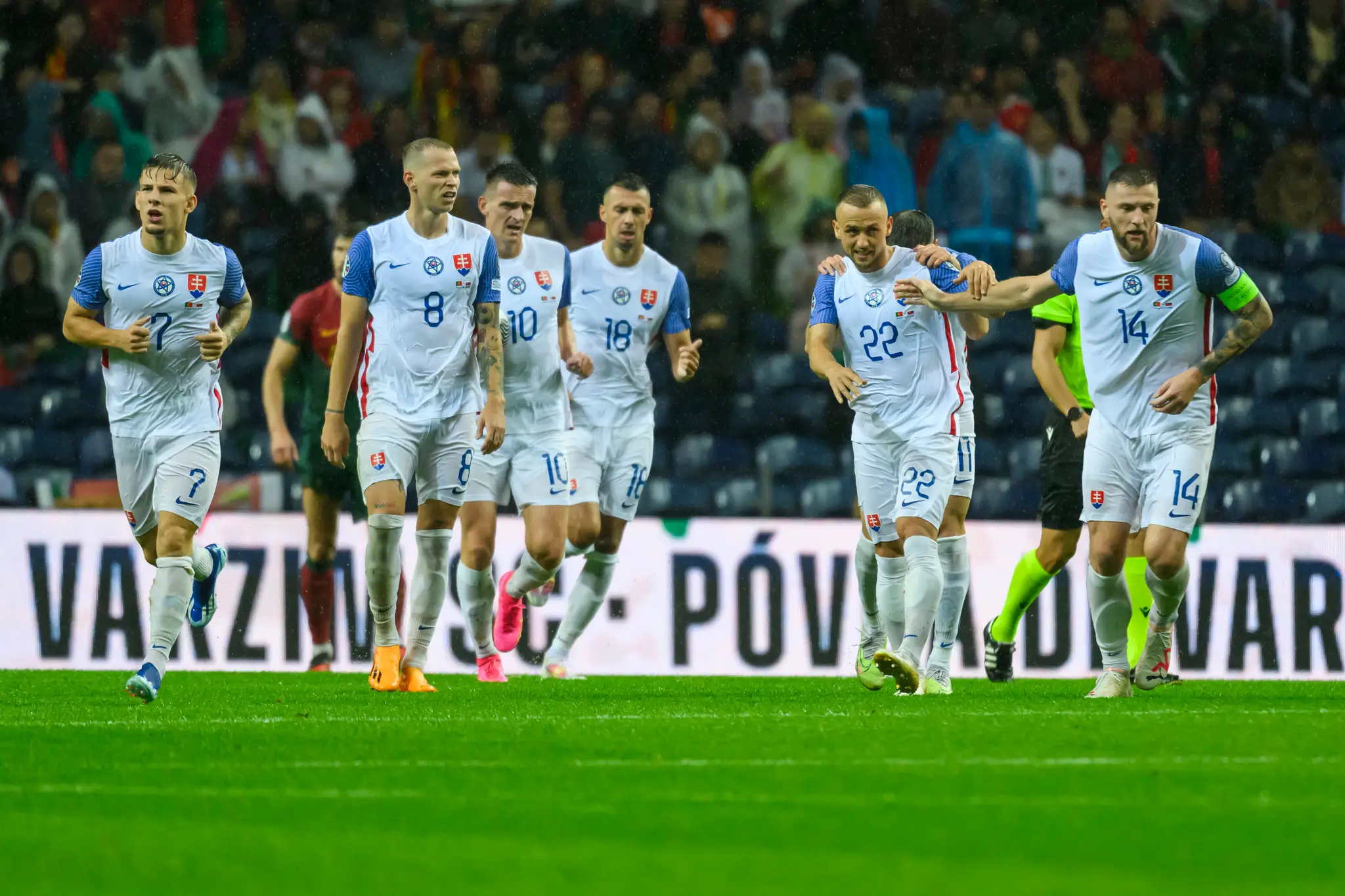 Dokráčajú Slováci po pekne rozostavanom chodníku až na kontinentálny šampionát?