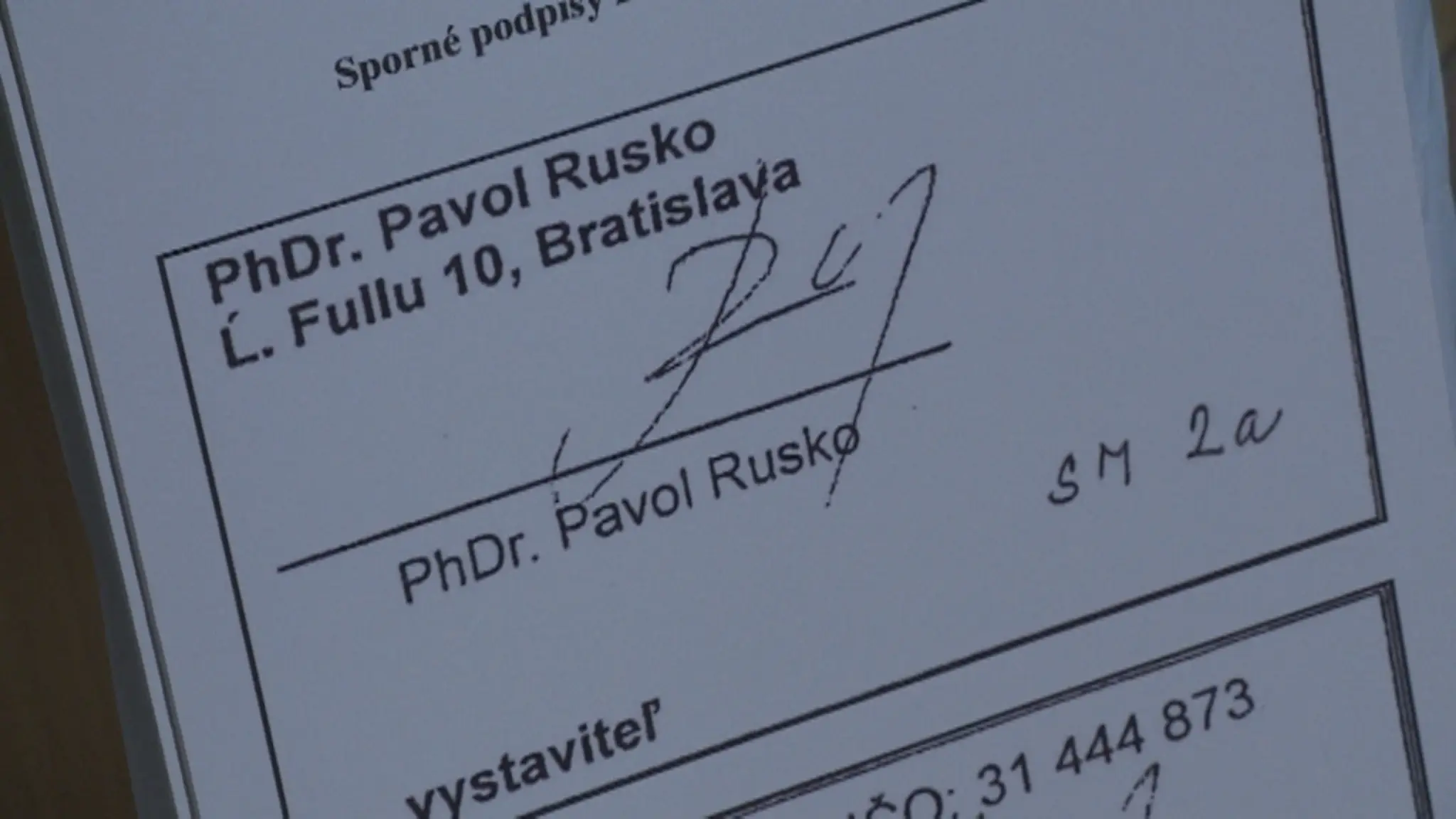 Sporné podpisy.