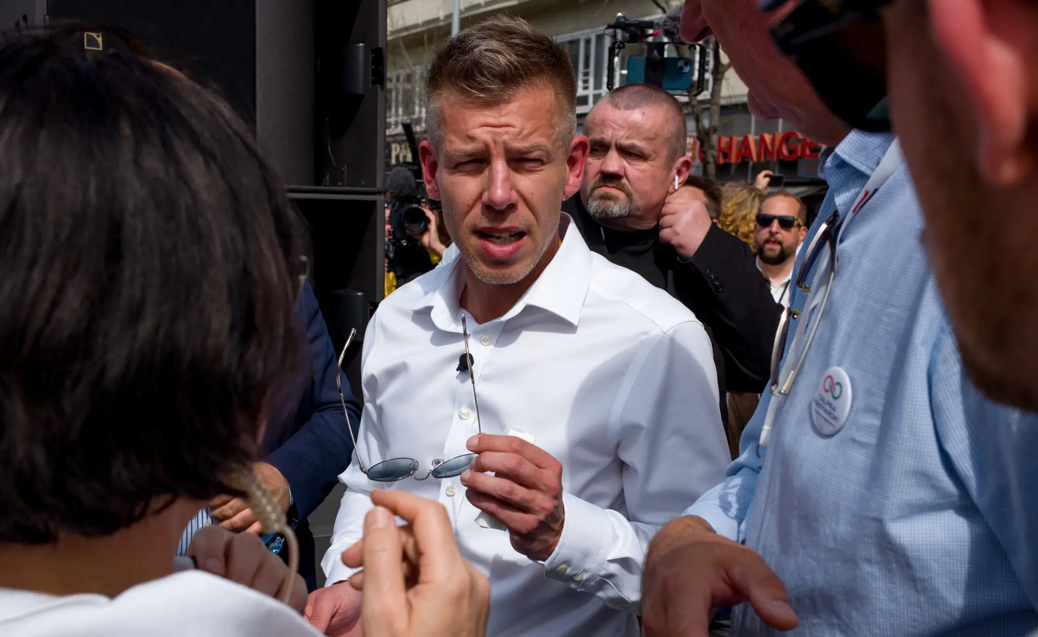 Péter Magyar na protivládnej demonštrácii v Budapešti.
