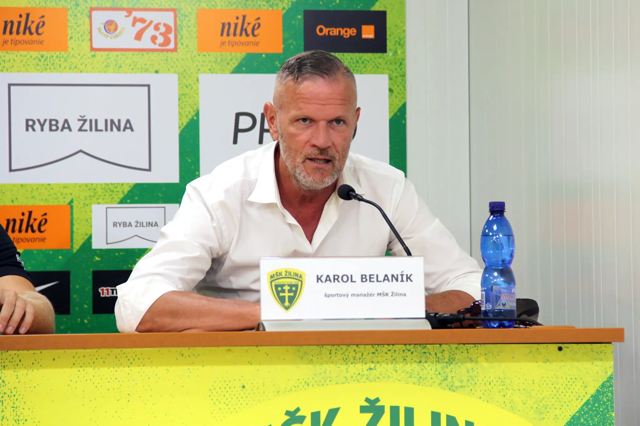Na snímke športový manažér MŠK Žilina Karol Belaník počas tlačovej konferencie MŠK Žilina.