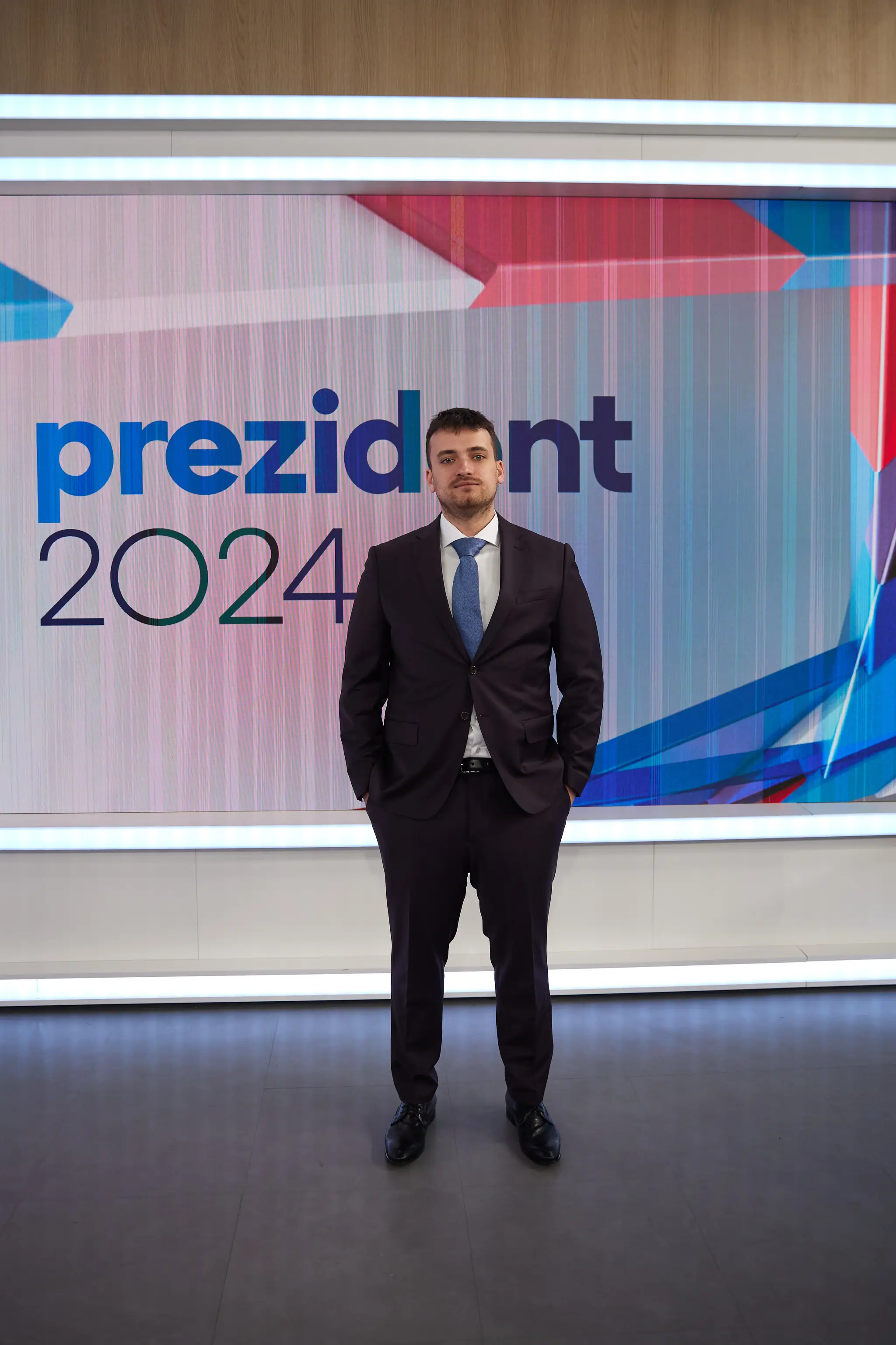 Prípravy na volebnú noc s Adelom Ghannamom.