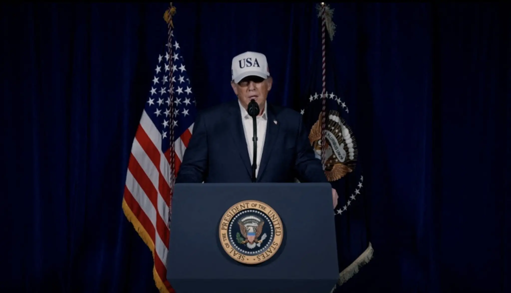Donald Trump potvrdil útok na Irán.
