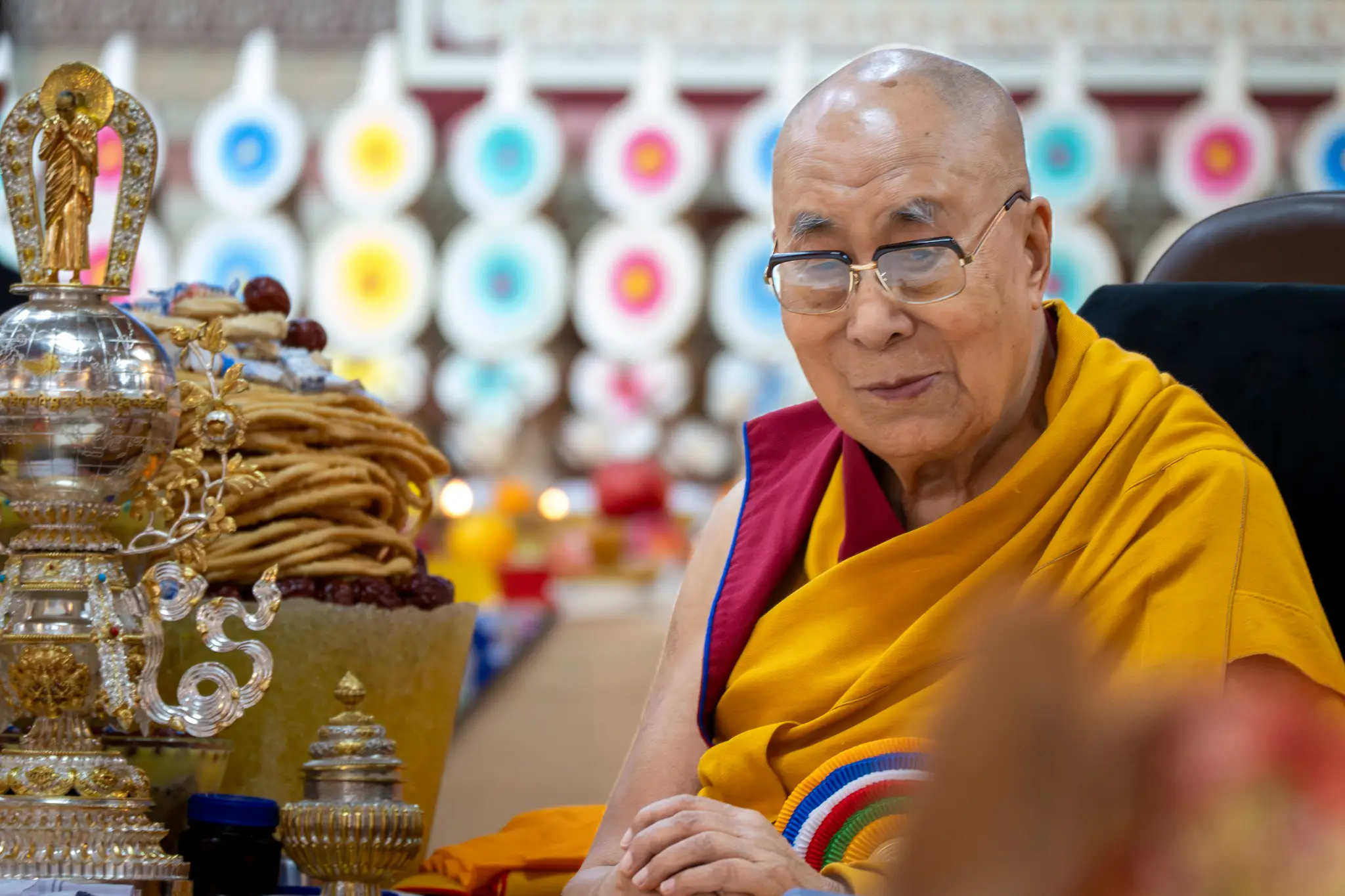 Oslava 90. narodenín tibetského duchovného vodcu dalajlámu