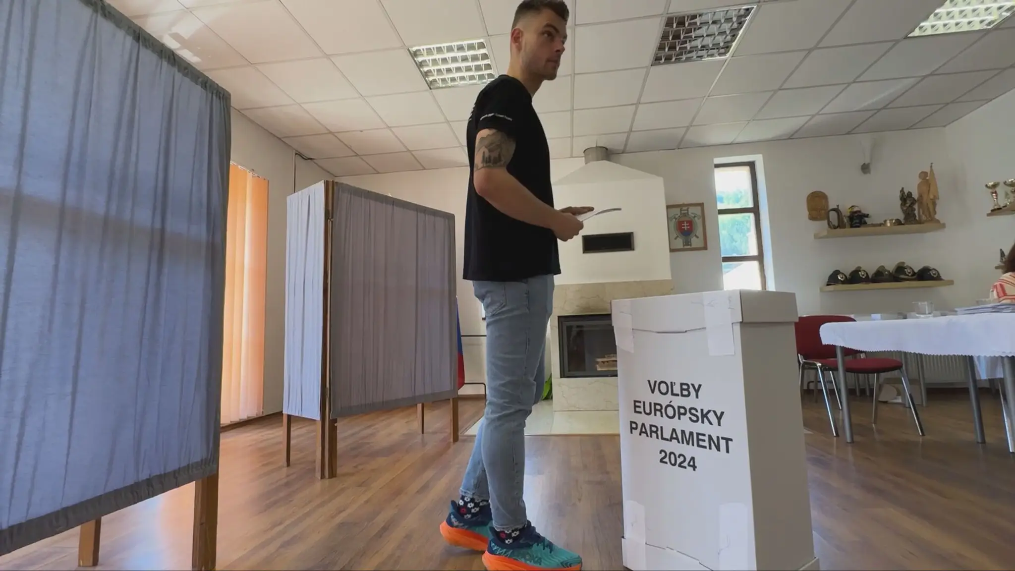 Prišli voliť aj zo zahraničia.