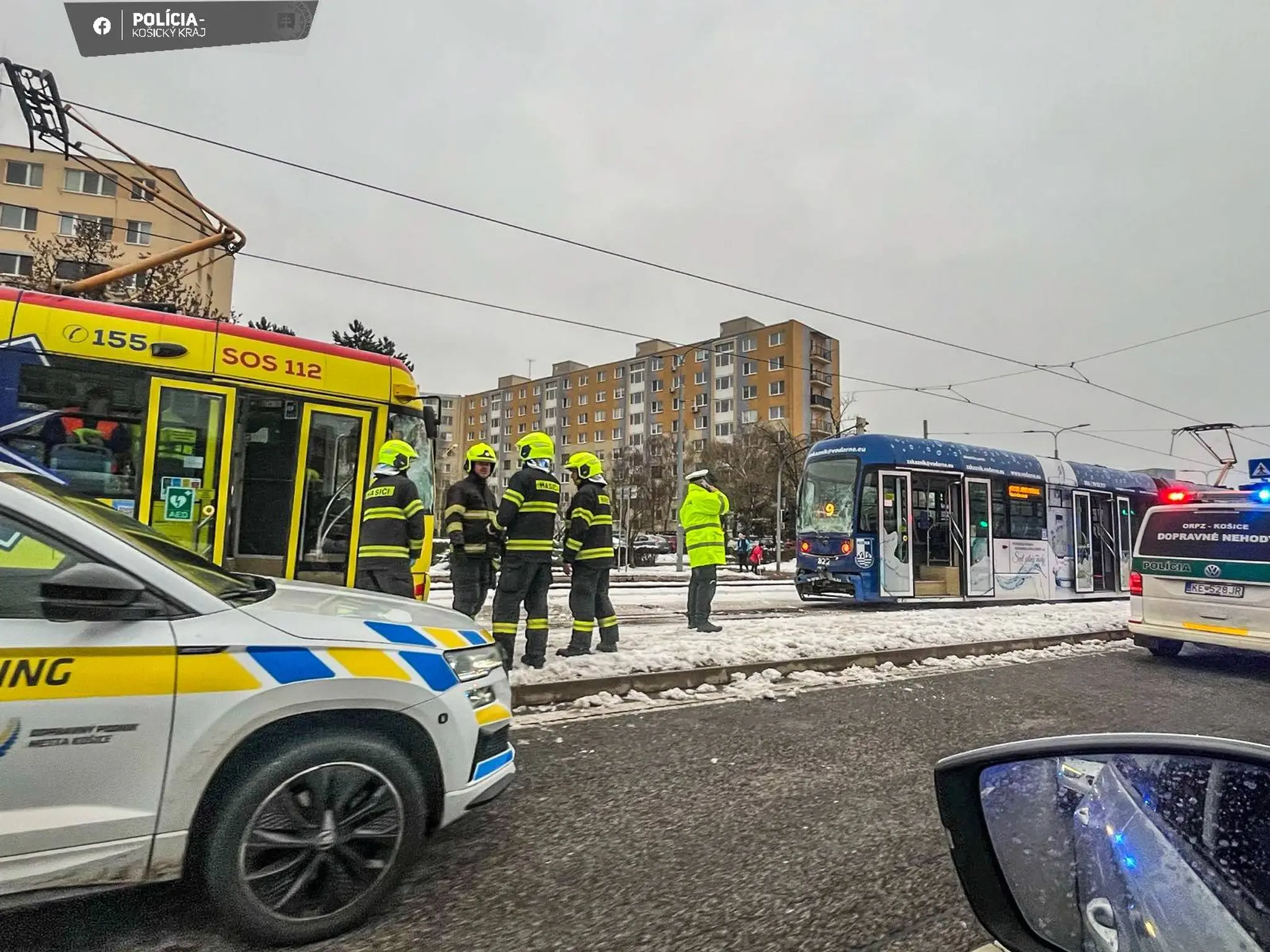 FOTO: V Košiciach sa zrazili električky, hlásia zranených. Vodička zrejme nedávala pozor