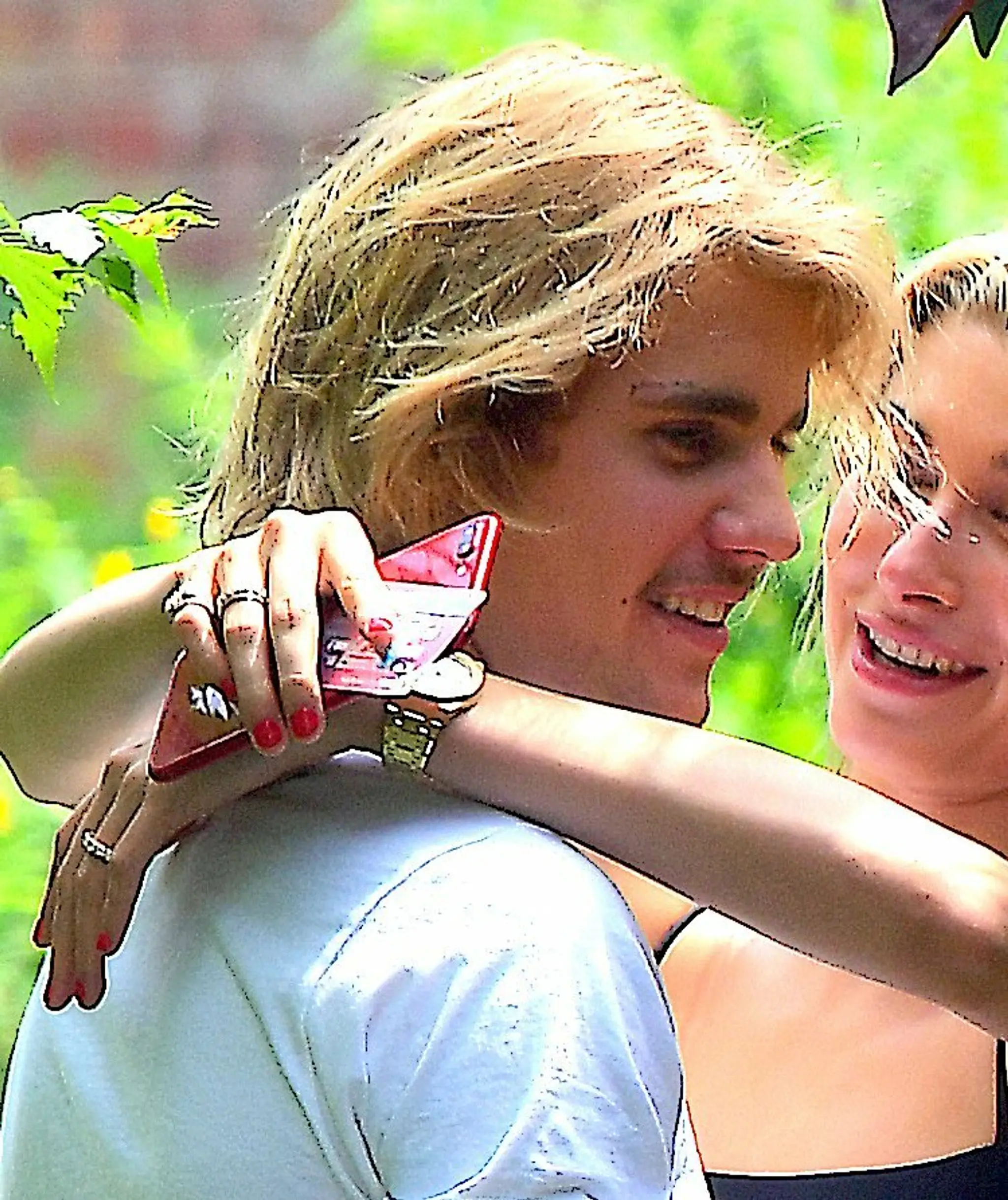 Justin Bieber je po mesiaci randenia zasnúbený. Toto je jeho vyvolená