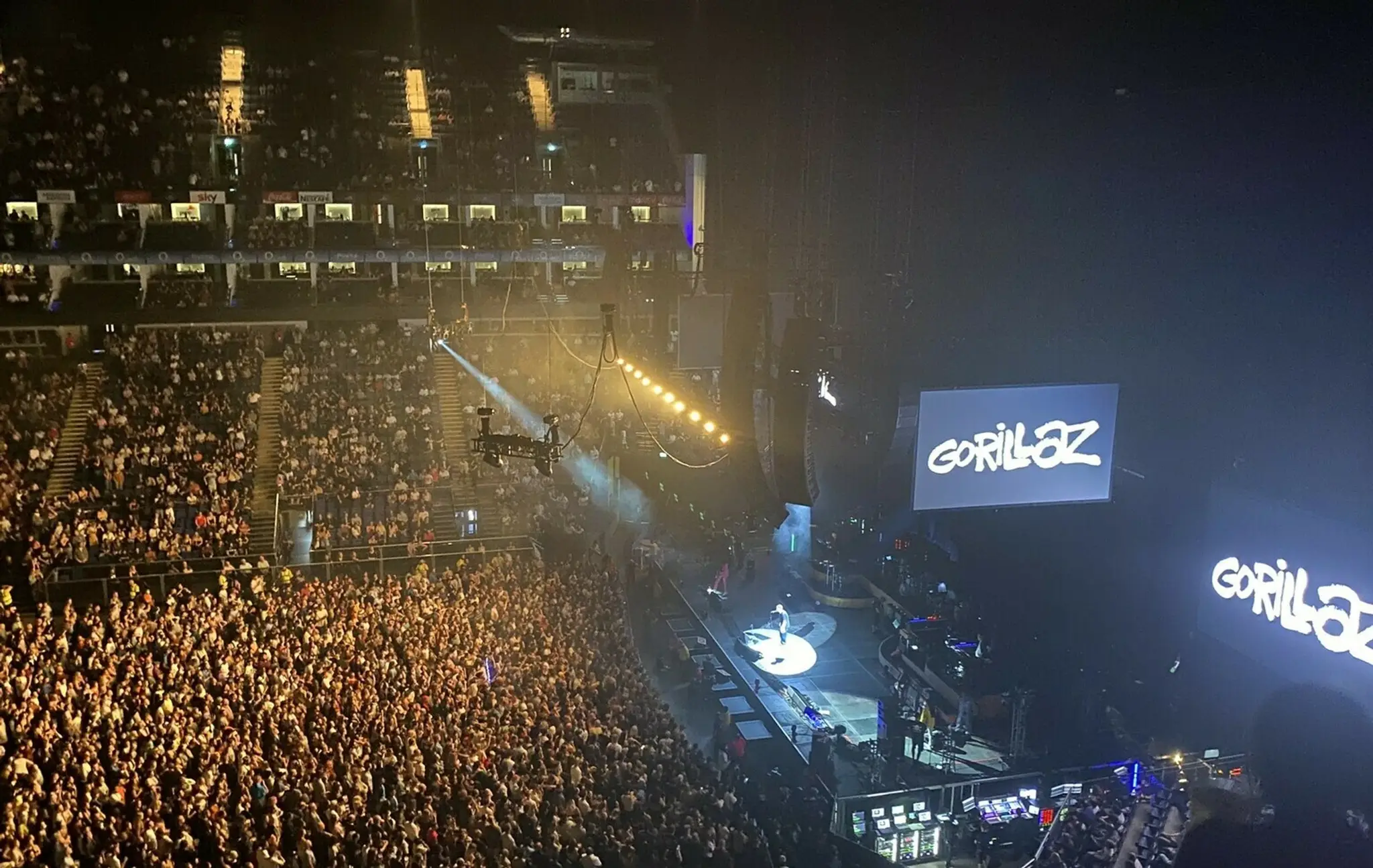 Britskí zdravotníci si užívali koncert zadarmo