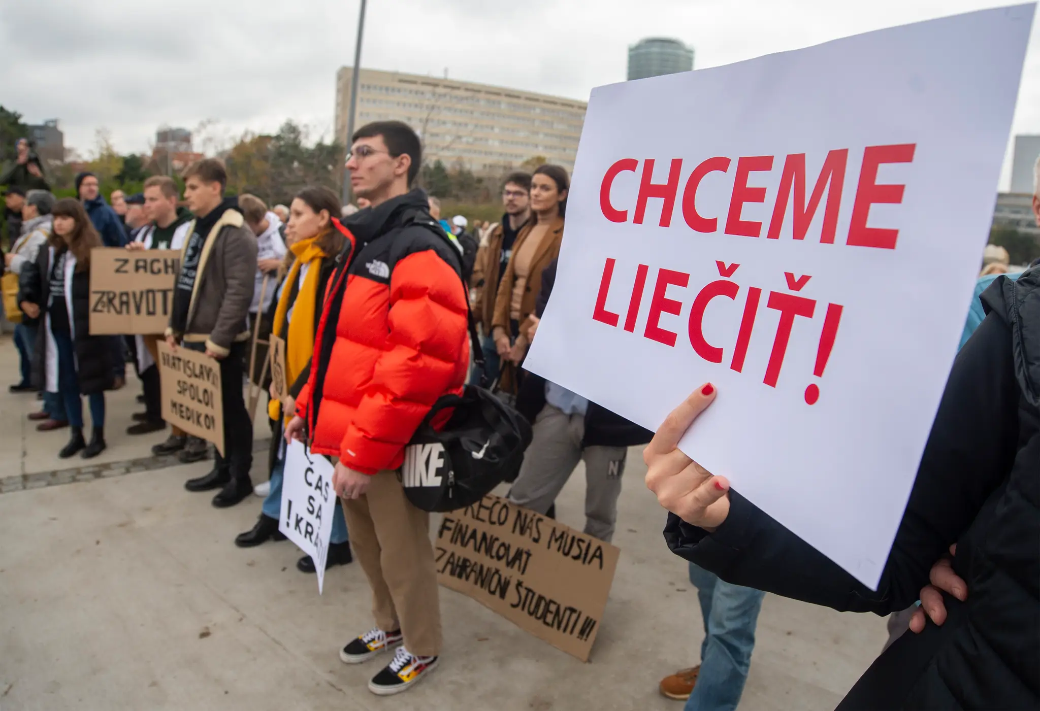 Protest Lekárskeho odborového združenia - Zachráňme zdravotníctvo