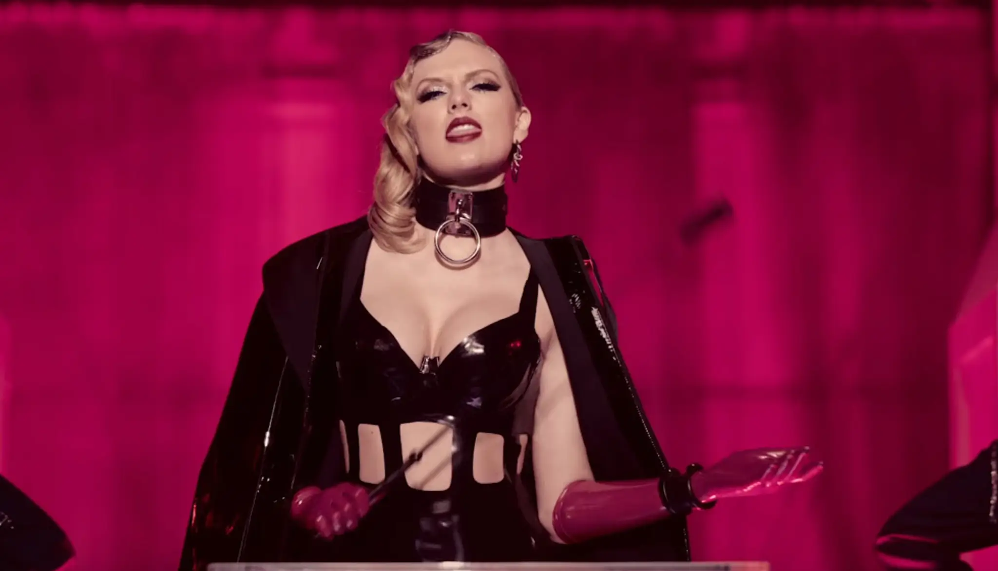 Taylor Swift je späť a tak, ako ju nepoznáme. Drsná, nahnevaná a sexy