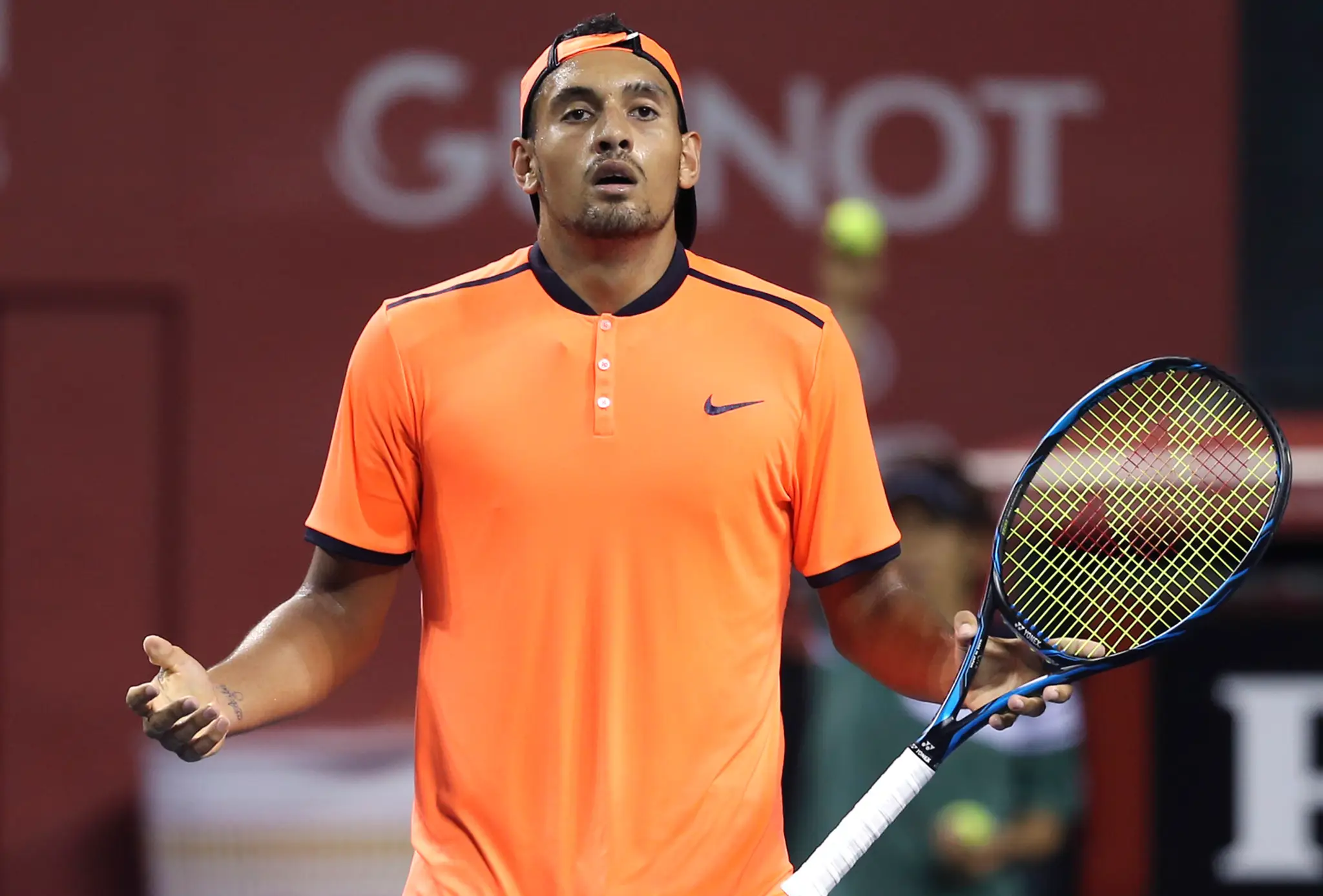 Nick Kyrgios počas zápasu proti Gaelovi Monfilsovi na turnaji v Šanghaji.