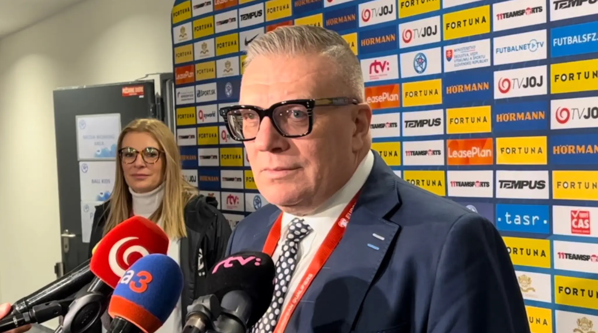 Šéf SFZ mal na tvári ľahký žiaľ, no v srdci hlboký smiech.