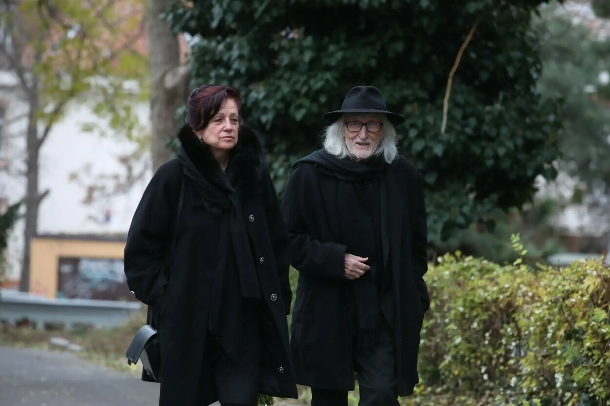 Posledná rozlúčka s Miroslavom Žbirkom - Deana Horvathová a Juraj Jakubisko
