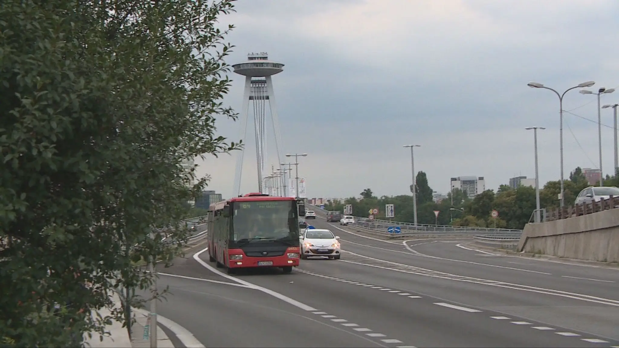 cesta autobus auta