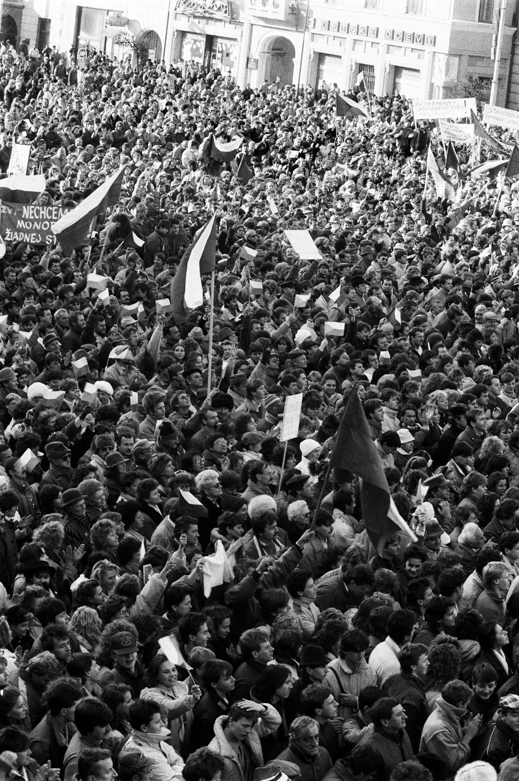Nežná revolúcia.