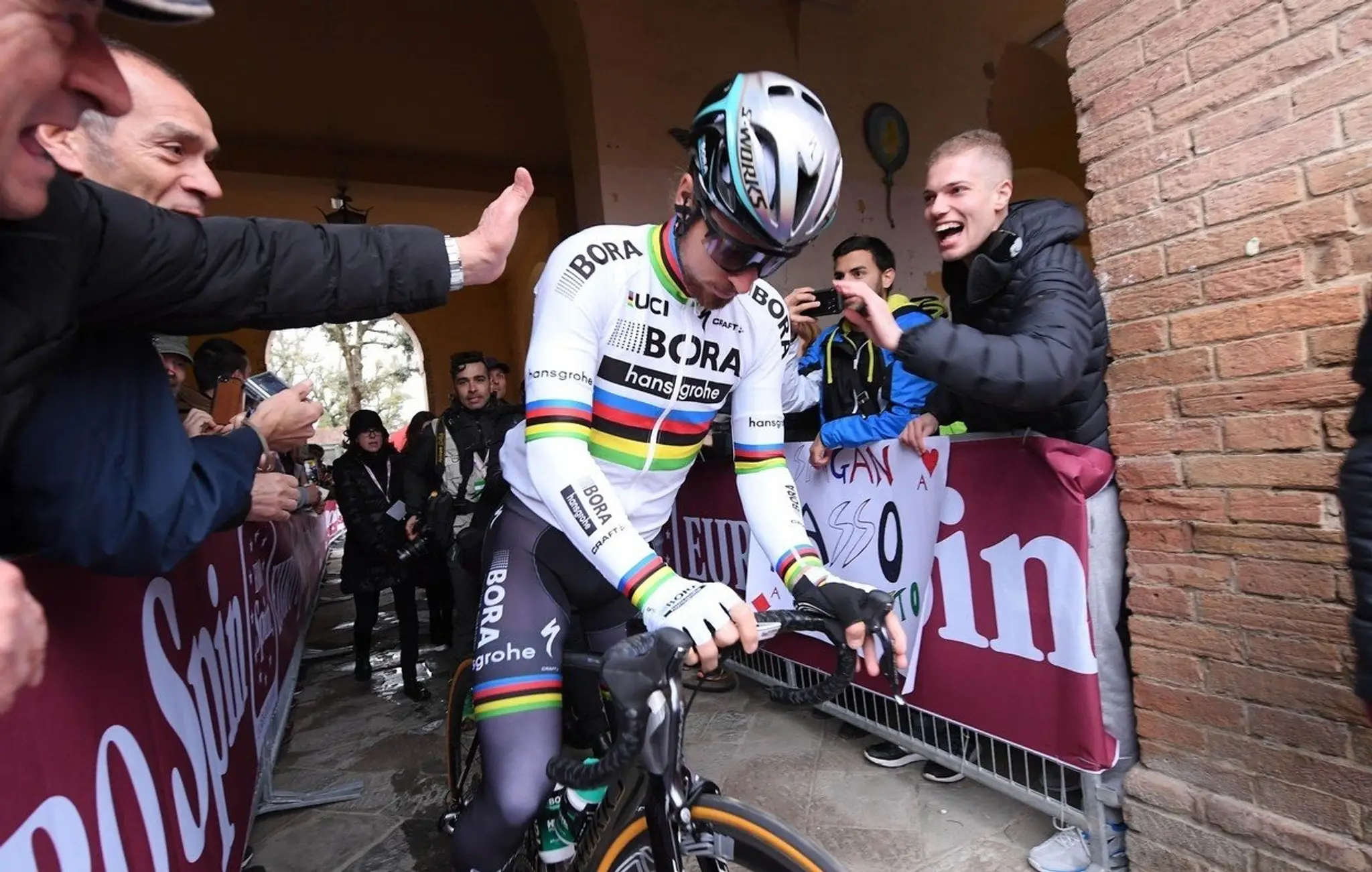 Peter Sagan pred štartom jednej z etáp Strade Bianche 2017.