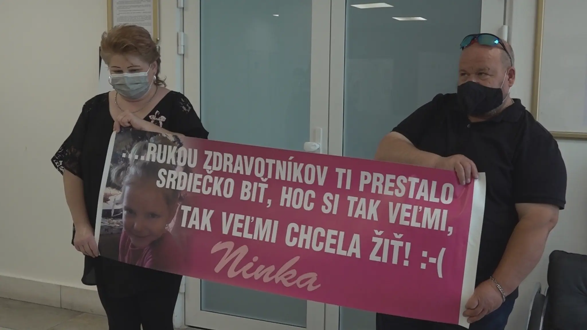 Rodičia zosnulej Ninky - Dana a Ľubomír Chucheľovci.