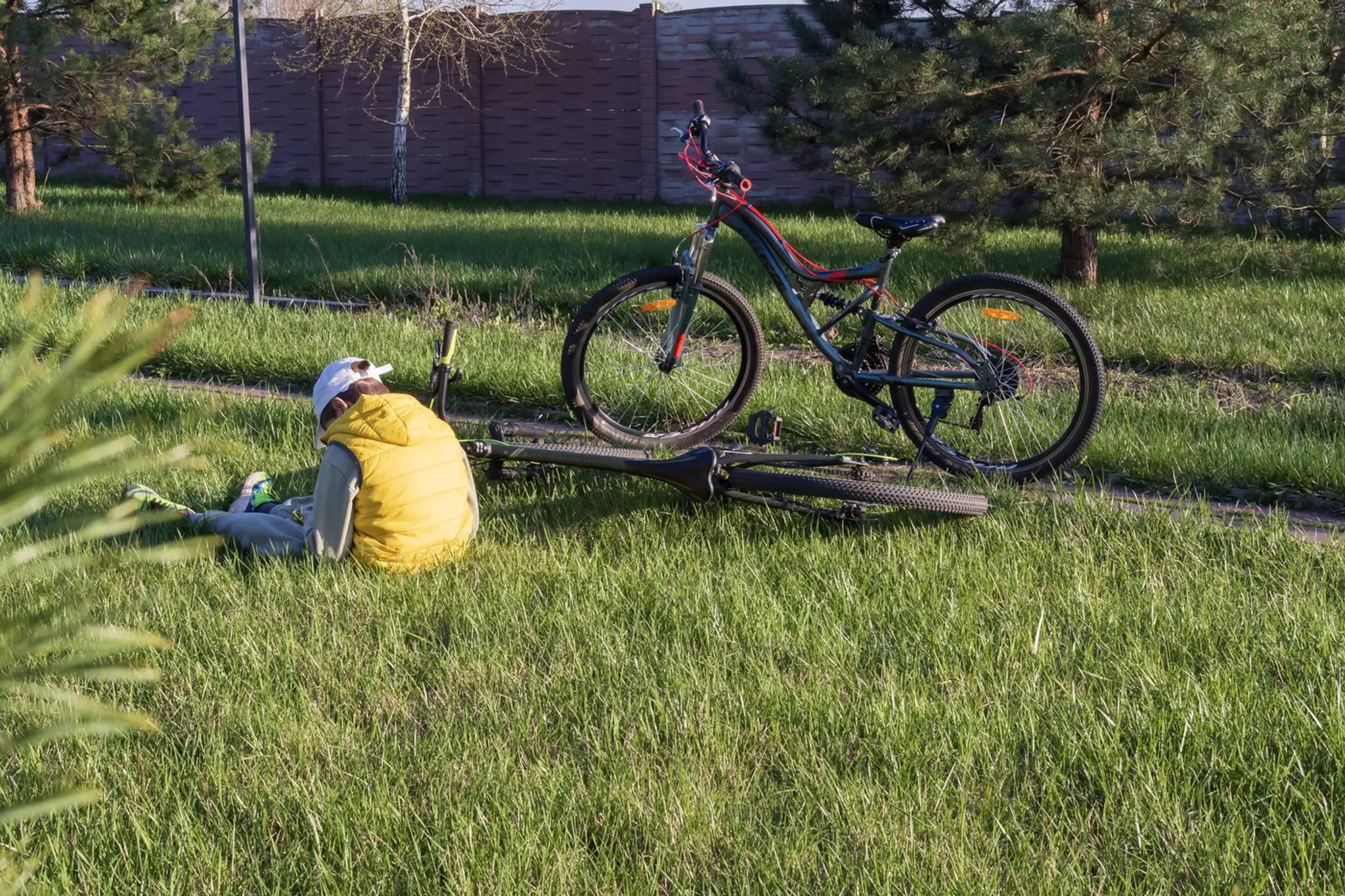 Dieťa s bicyklom.