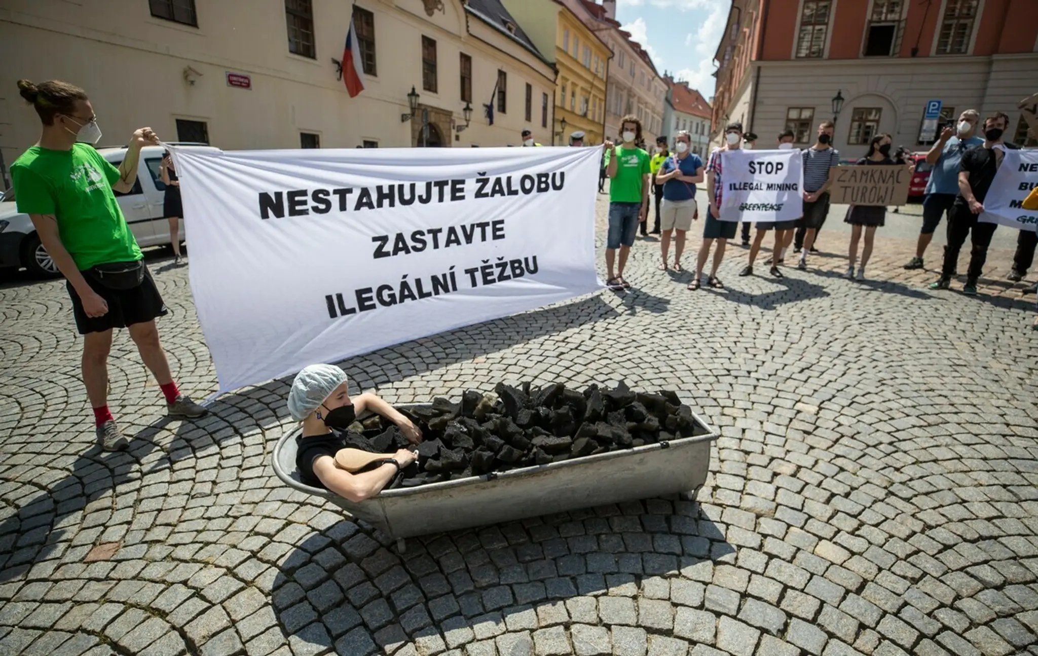 Protestný pochod Greenpeace za ukončenie ťažby v dole Turów.