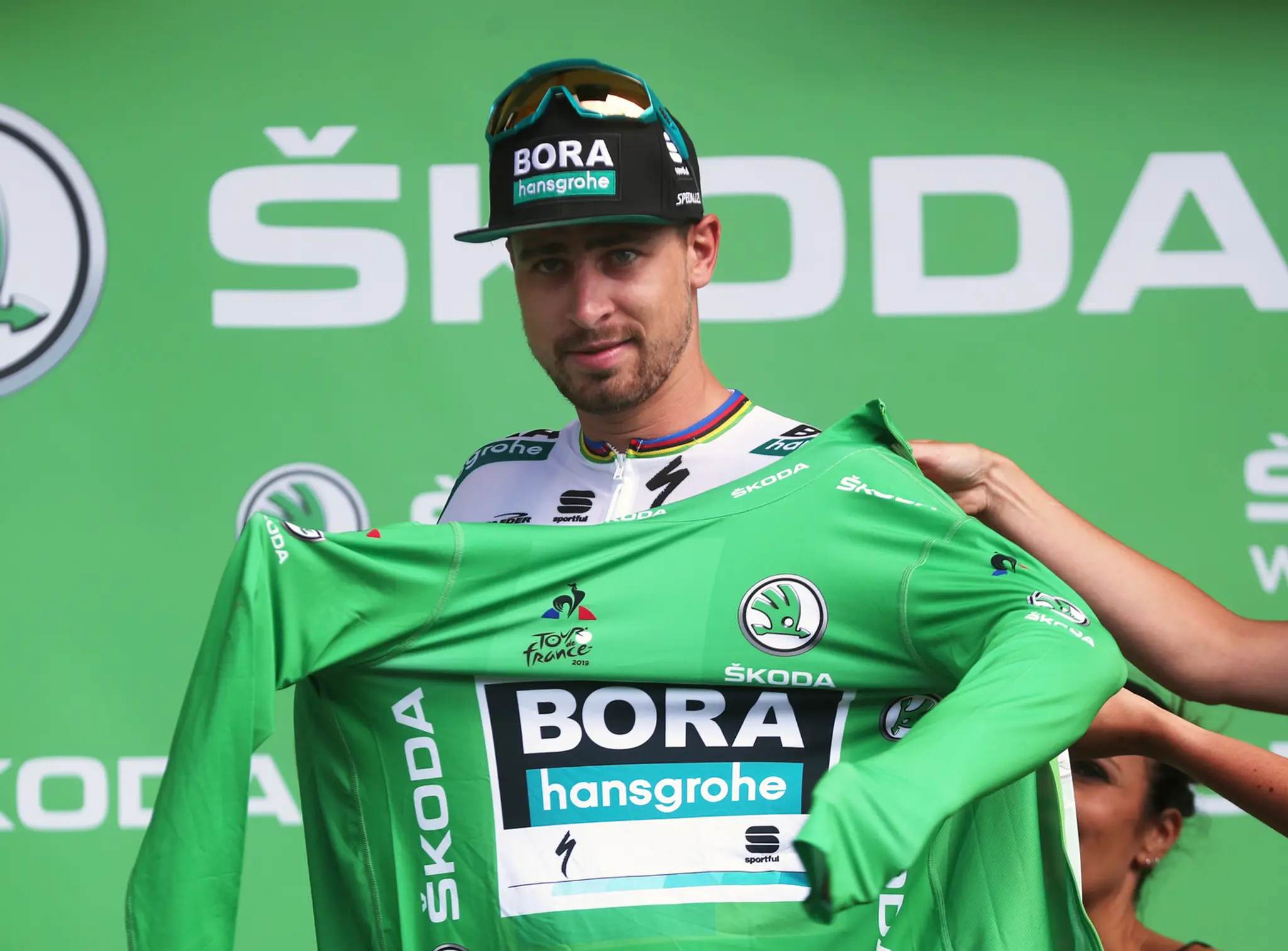 Peter Sagan pózuje so zeleným dresom po 3. etape Tour de France 2019.
