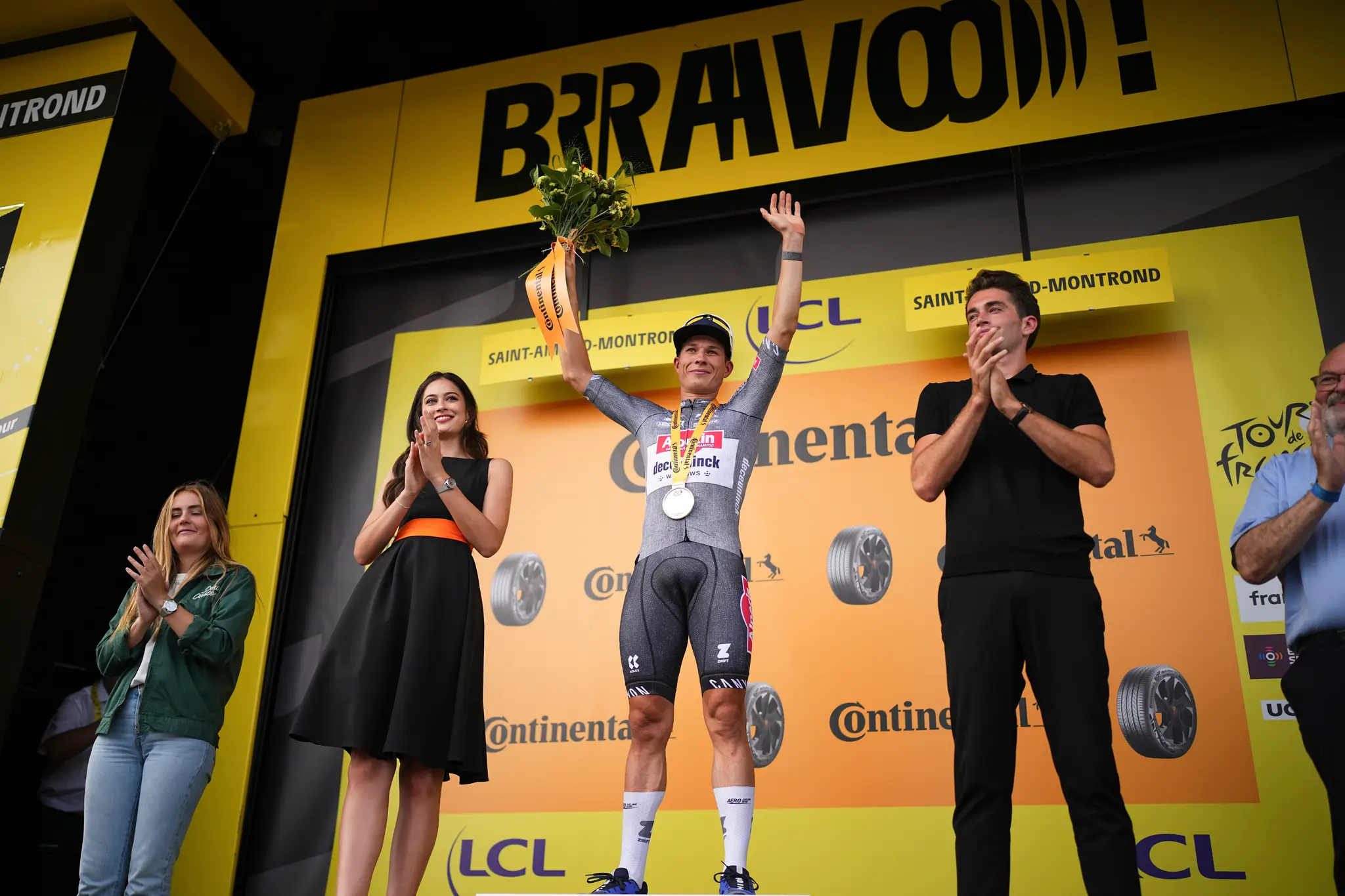 Utorkovú 10. etapu napokon ovládol belgický cyklista Jasper Philipsen z tímu Alpecin–Deceuninck.