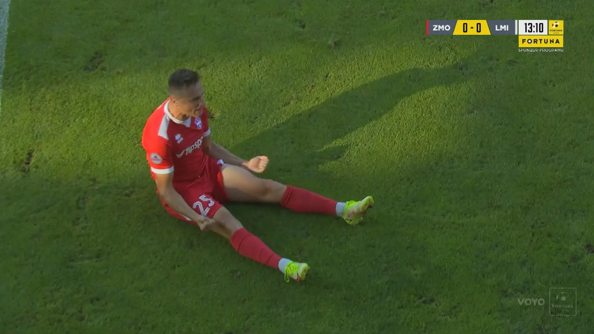 Samel Suľa ZM sa teší z gólu.