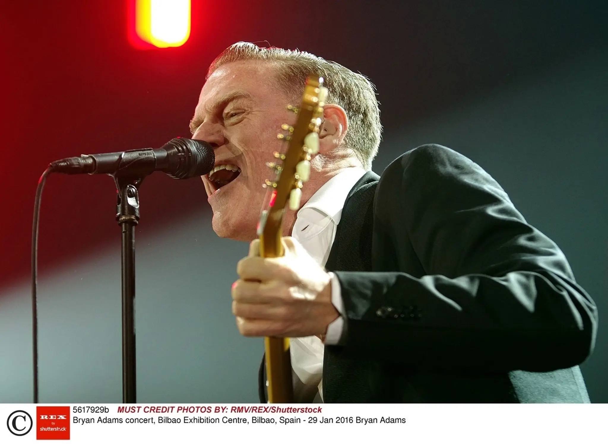 Bryan Adams na archívnej snímke.