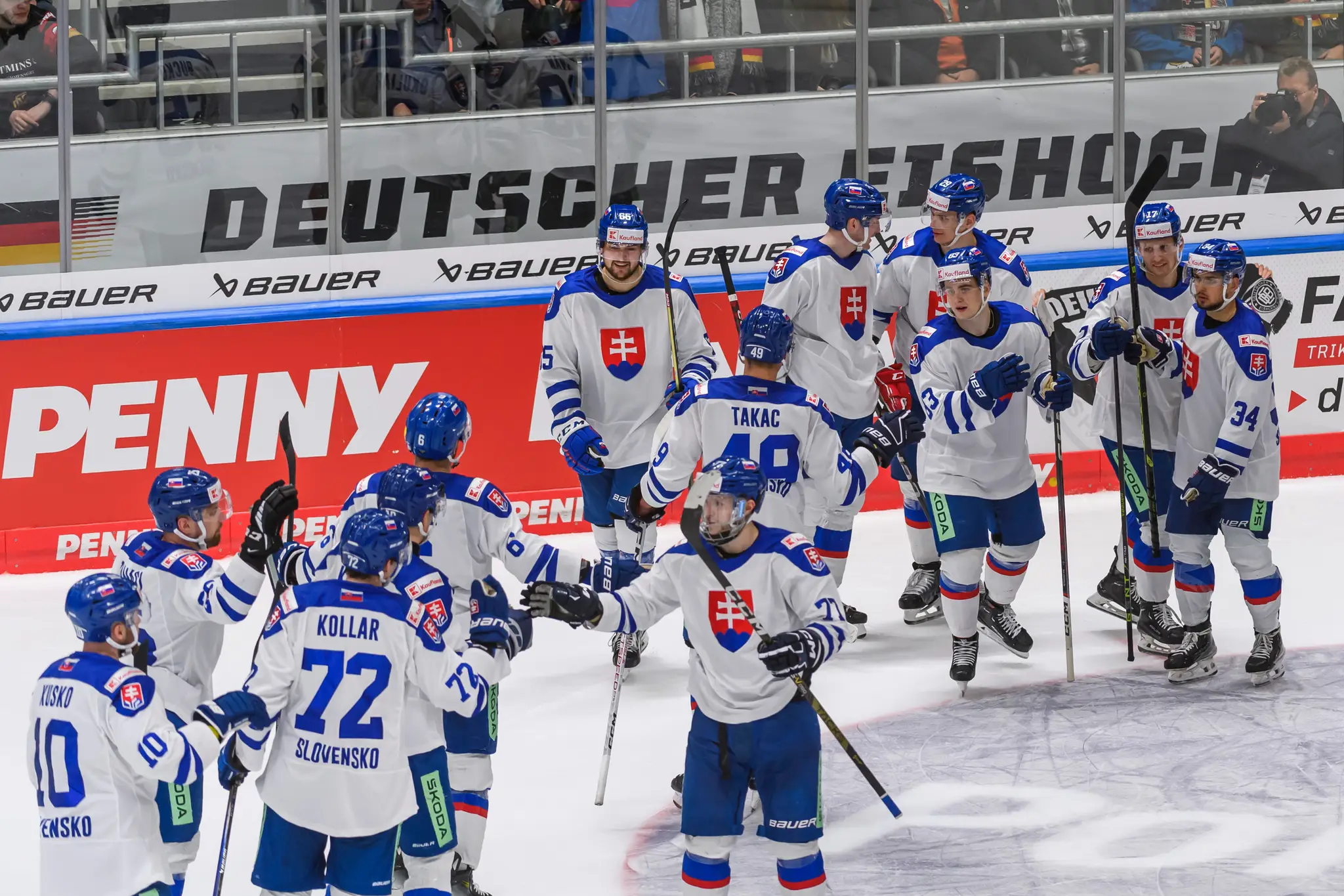 Slovenskí hokejisti po víťazstve nad Nemeckom v prípravnom zápase