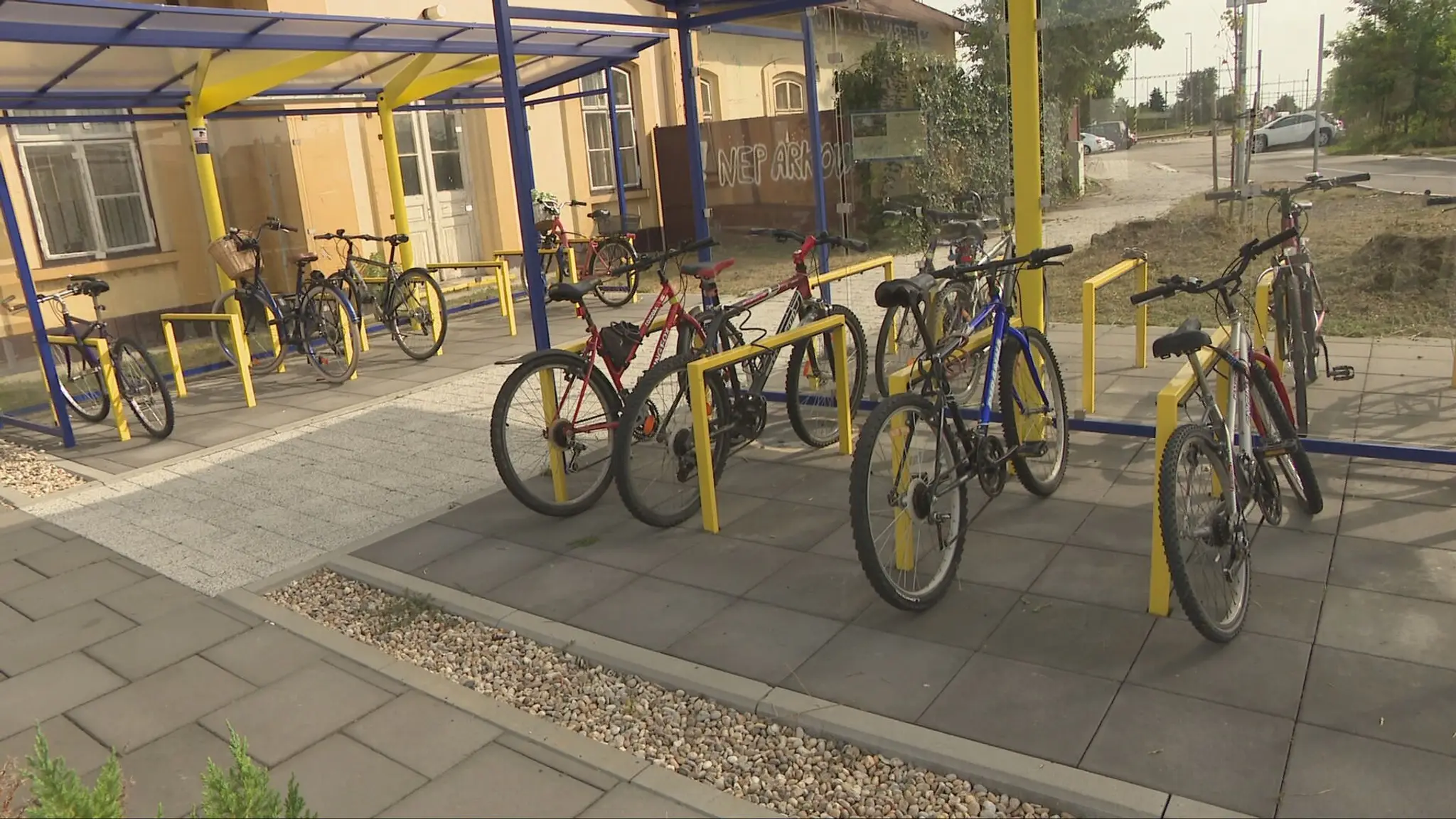 Bicykle pred stanicou v Bernolákove