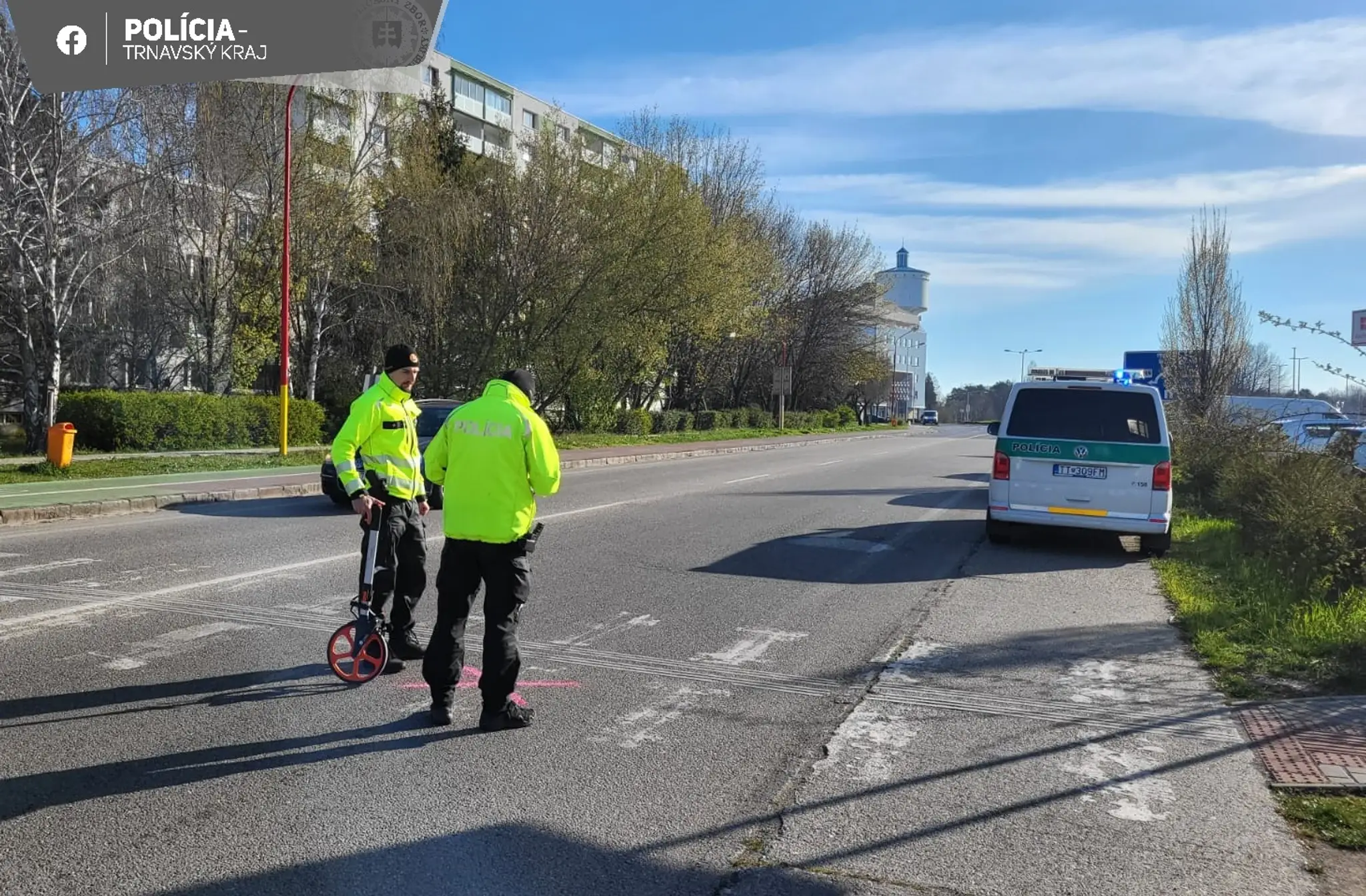 V Trnave na Bučianskej zrazilo auto školáčku na priechode pre chodcov.