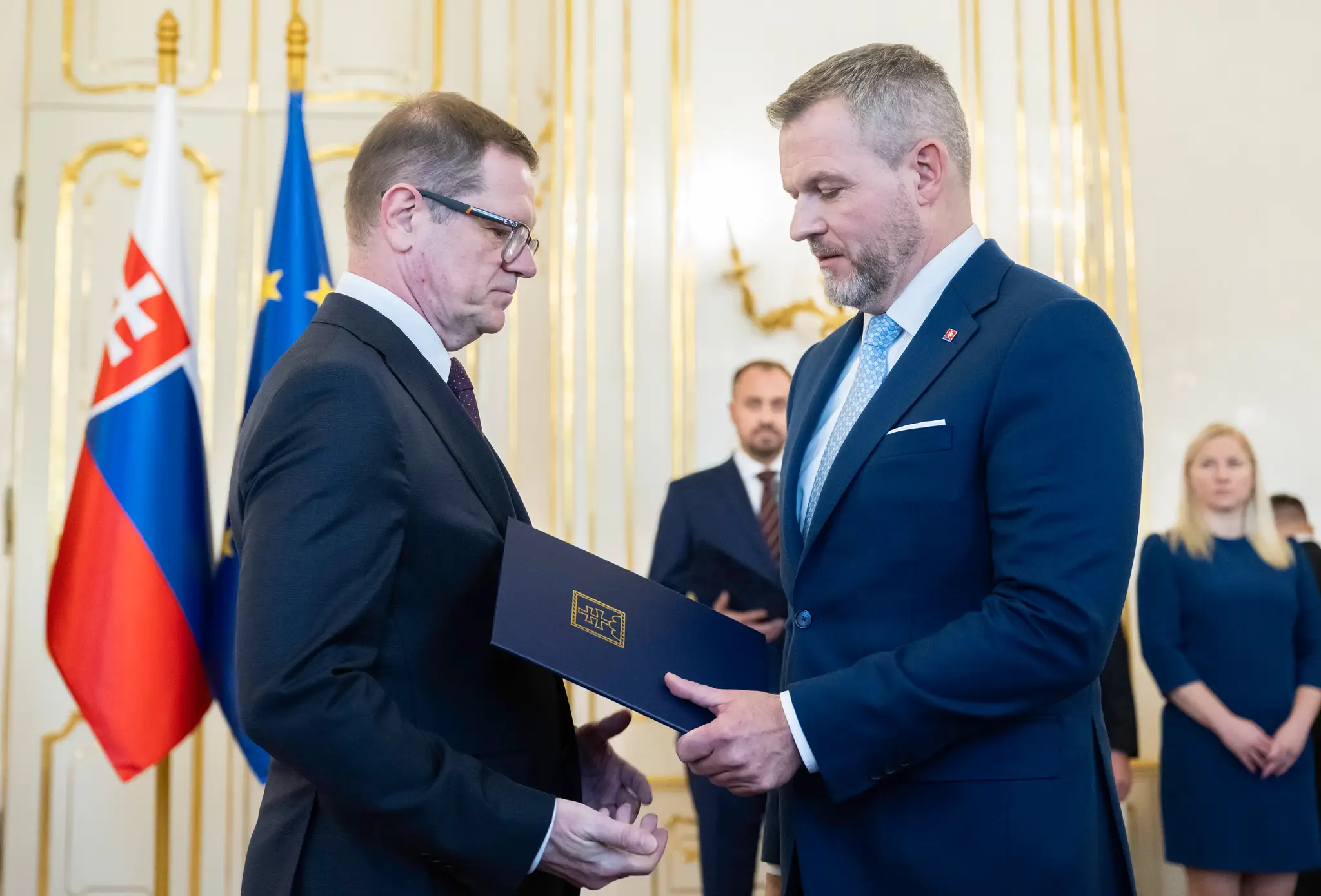 Podpredseda vlády pre plán obnovy a znalostnú ekonomiku SR Peter Kmec, ktorého demisiu prijíma prezident SR Peter Pellegrini